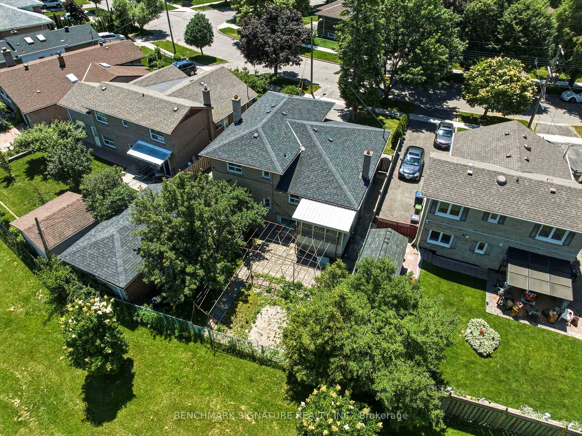 Photo 38 of 51 Baybrook Crescent, Scarborough, Woburn — HOMEH
