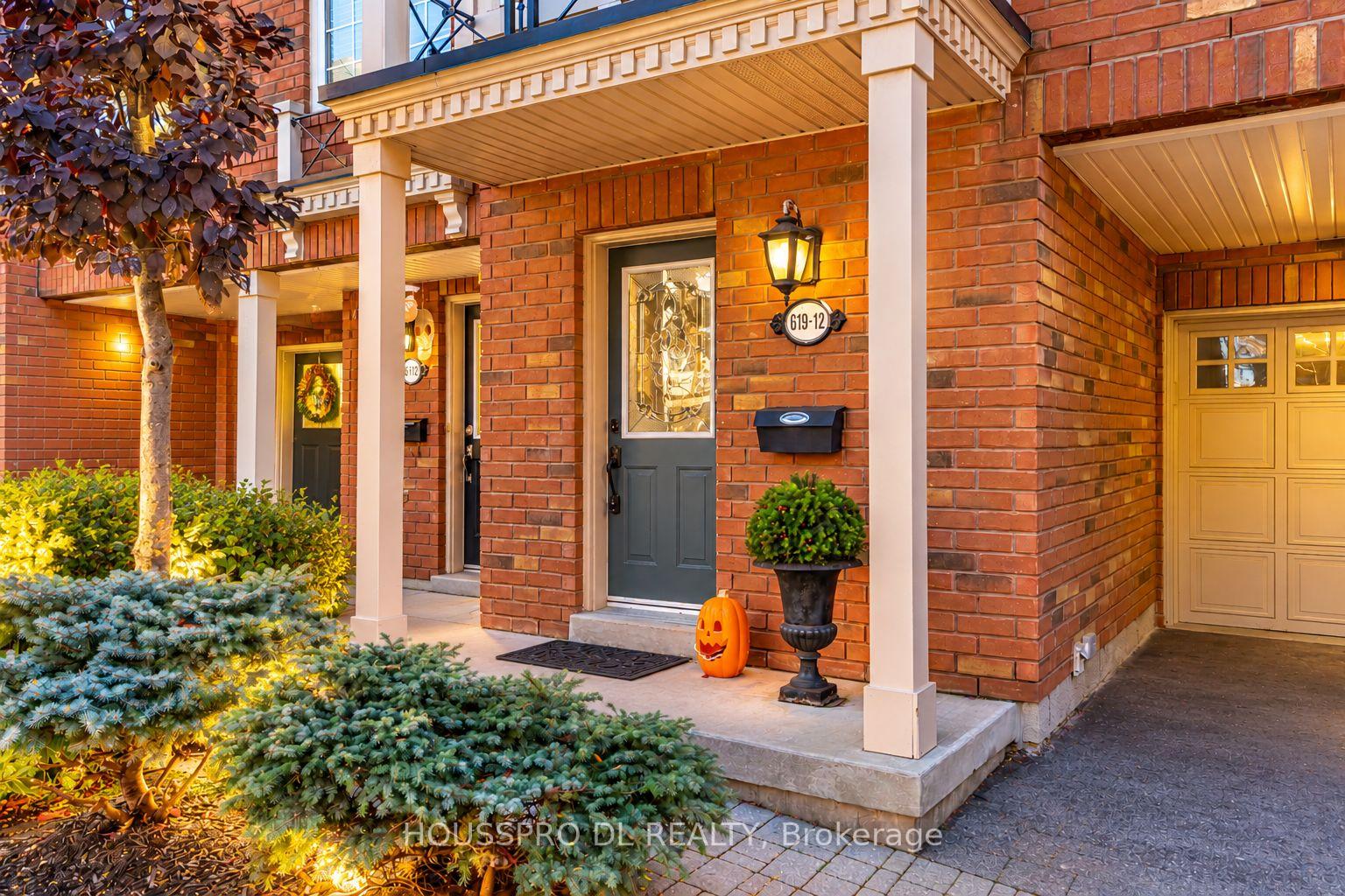Photo 2 of Unit 12, 619 Evans Avenue, Etobicoke, Alderwood — HOMEH