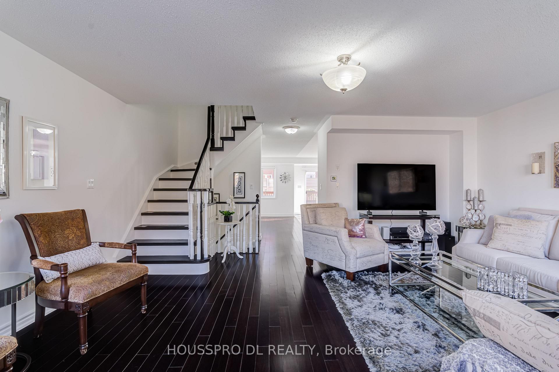Photo 10 of Unit 12, 619 Evans Avenue, Etobicoke, Alderwood — HOMEH
