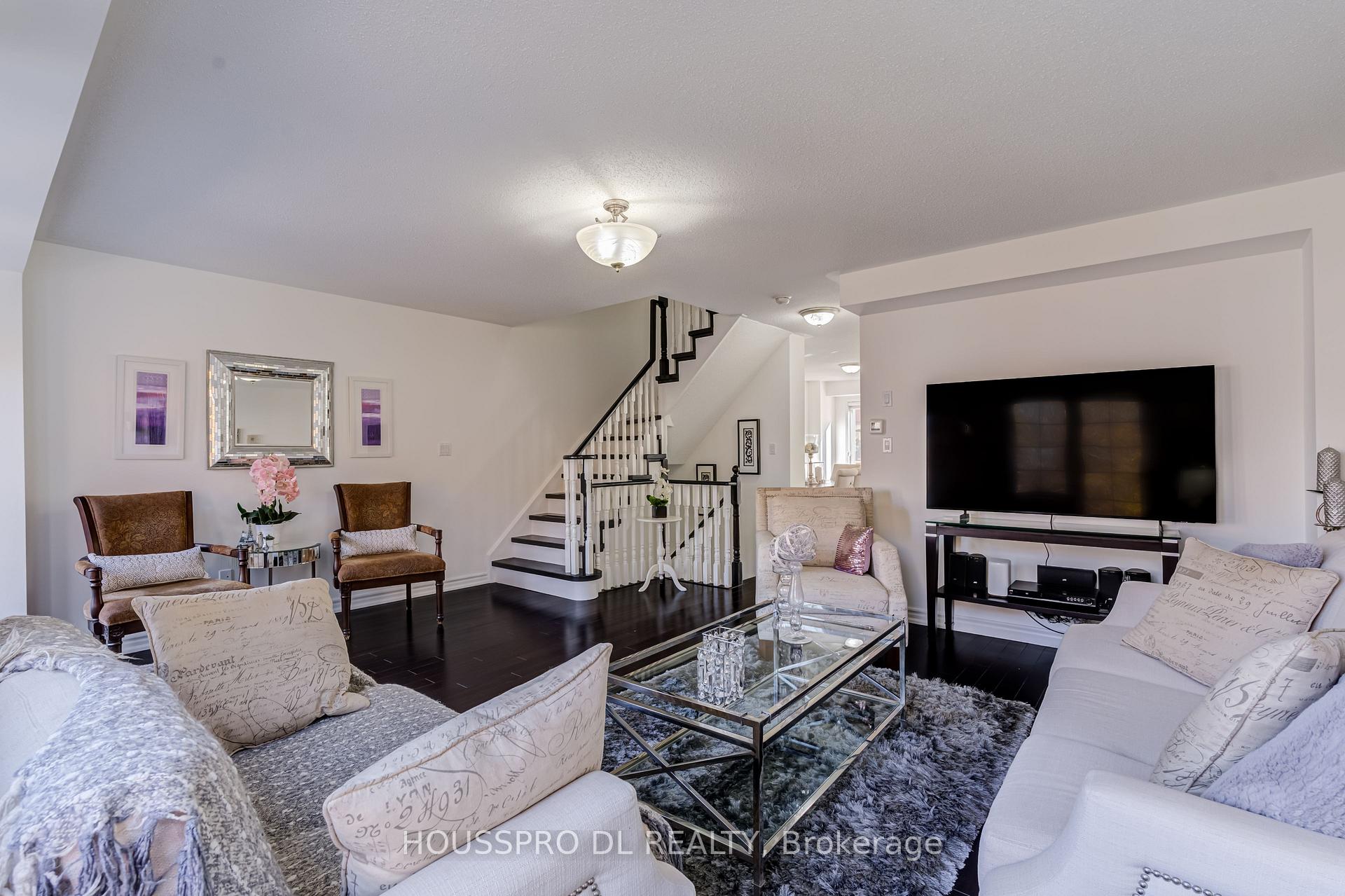 Photo 12 of Unit 12, 619 Evans Avenue, Etobicoke, Alderwood — HOMEH