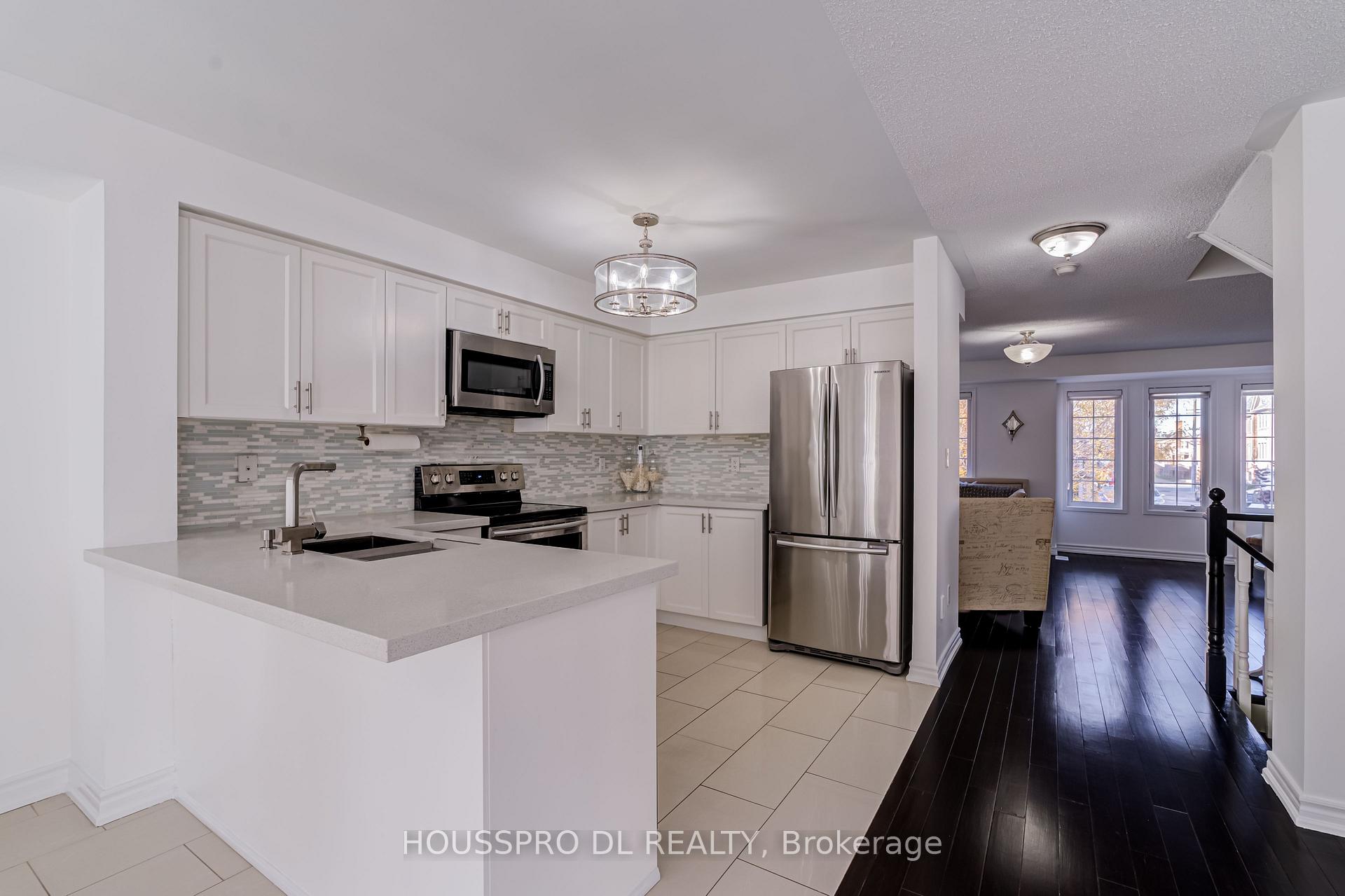 Photo 14 of Unit 12, 619 Evans Avenue, Etobicoke, Alderwood — HOMEH