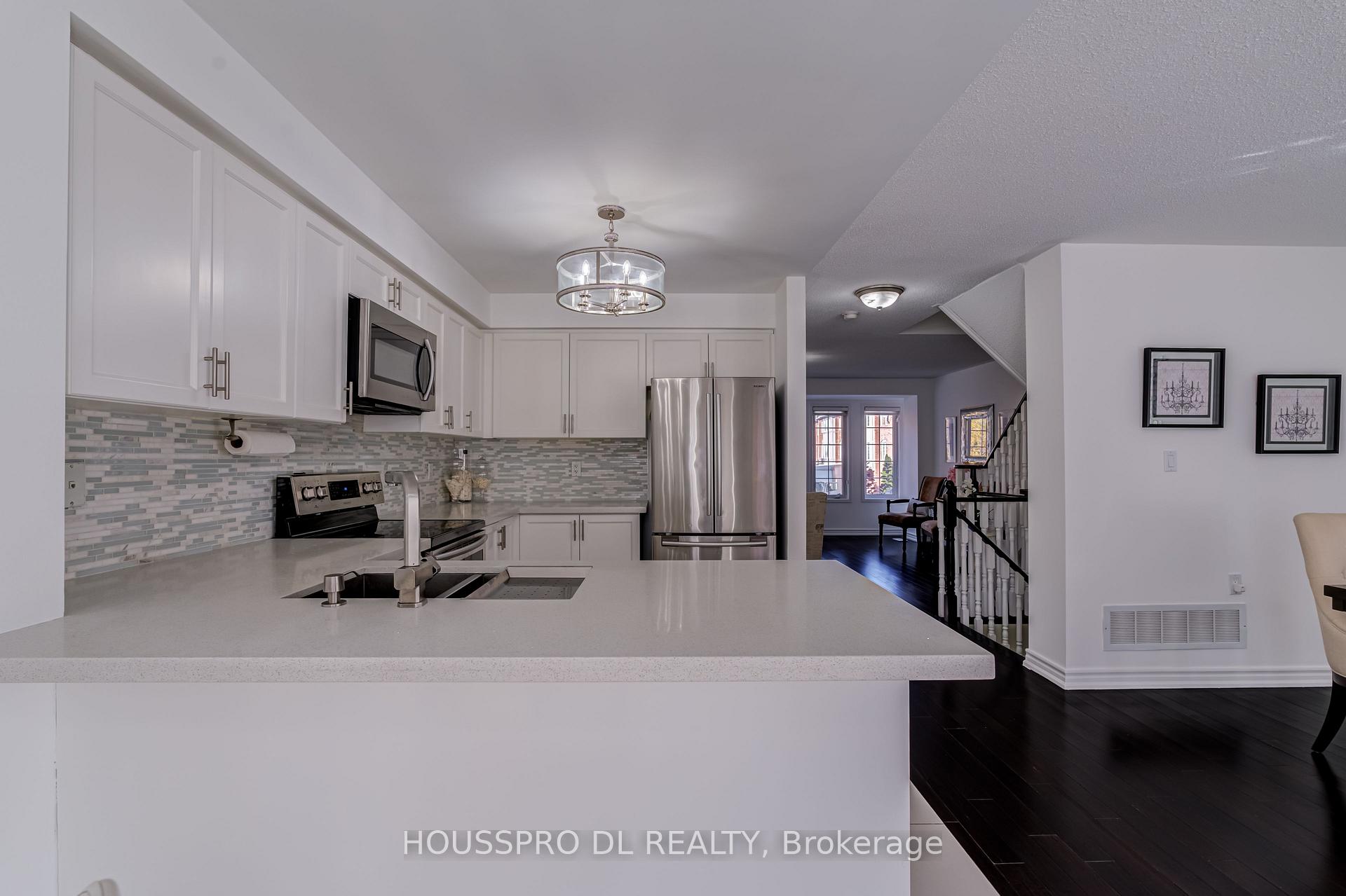 Photo 16 of Unit 12, 619 Evans Avenue, Etobicoke, Alderwood — HOMEH