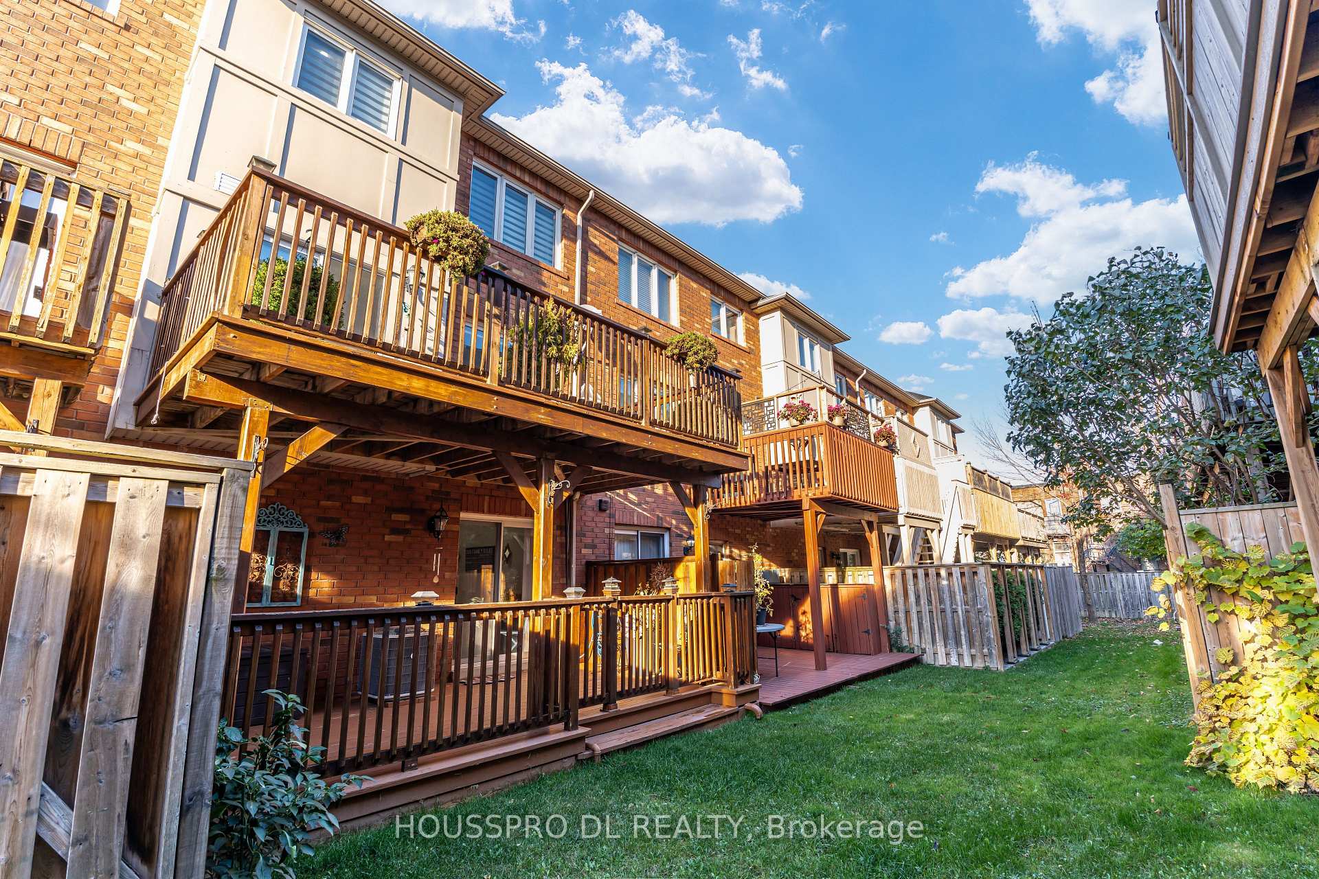 Photo 37 of Unit 12, 619 Evans Avenue, Etobicoke, Alderwood — HOMEH