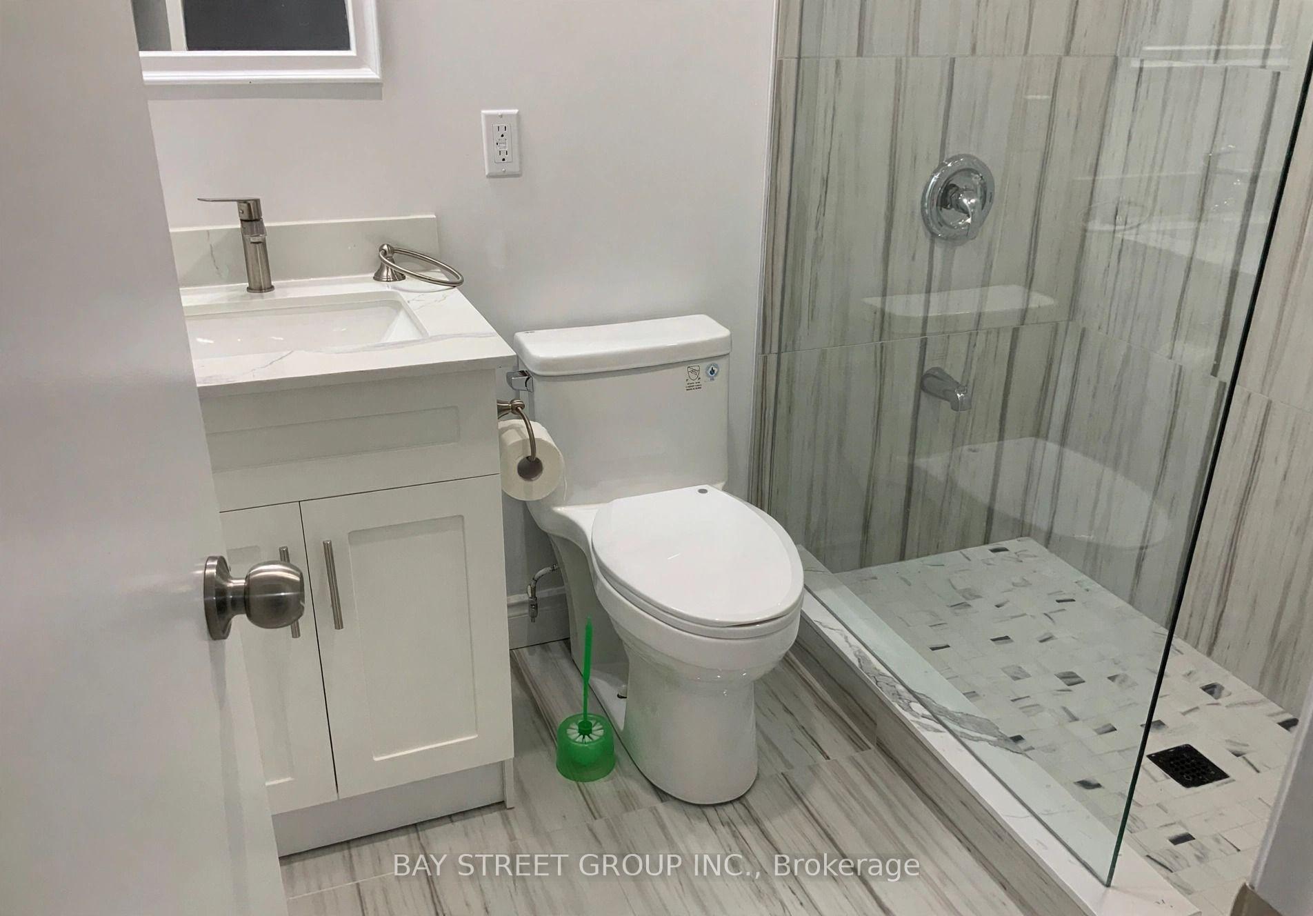 Photo 6 of 32 Barker Court, Markham, Sherwood-Amberglen — HOMEH