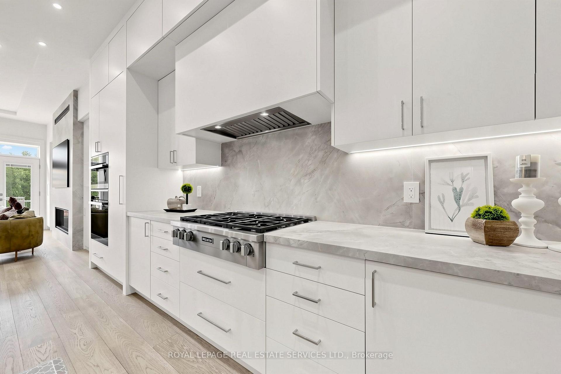 Photo 13 of 383 Melrose Avenue, Toronto, Bedford Park-Nortown — HOMEH