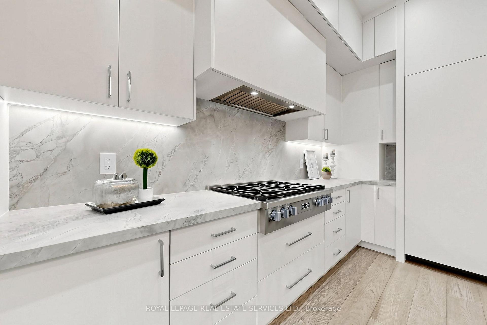 Photo 14 of 383 Melrose Avenue, Toronto, Bedford Park-Nortown — HOMEH