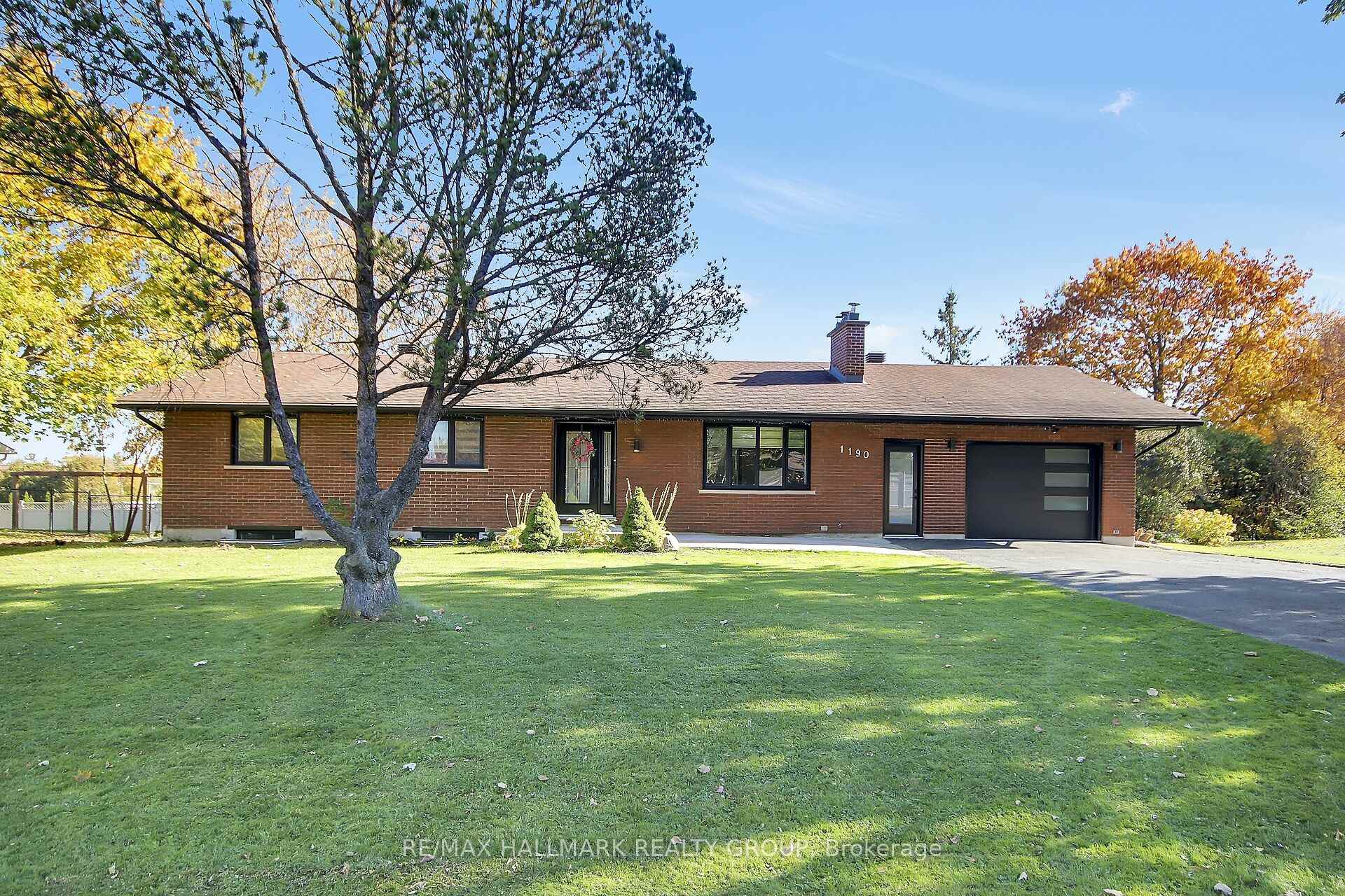 Photo 1 of 1190 Maple Avenue, Ottawa, Manotick Village & Manotick Estates — HOMEH