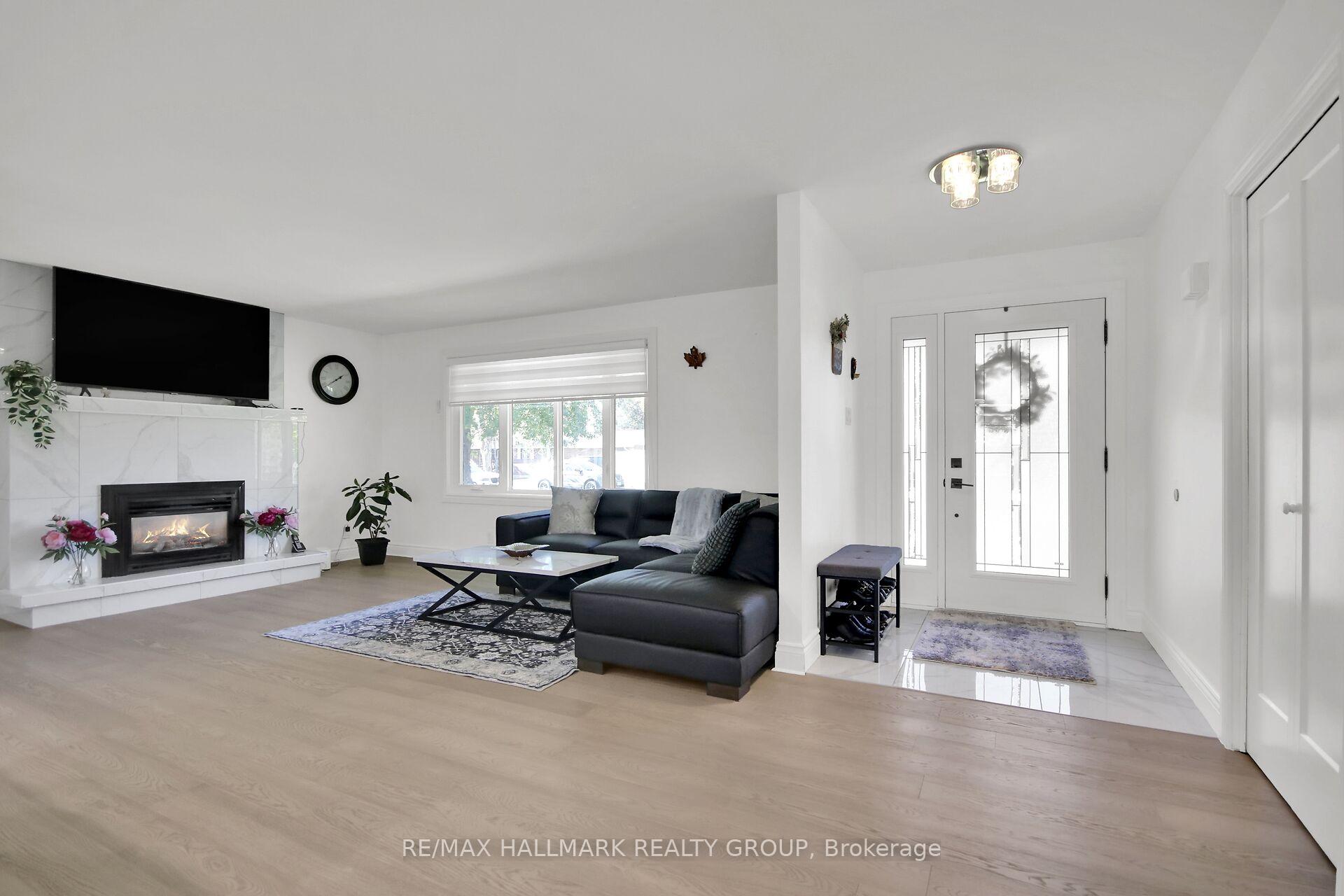 Photo 4 of 1190 Maple Avenue, Ottawa, Manotick Village & Manotick Estates — HOMEH
