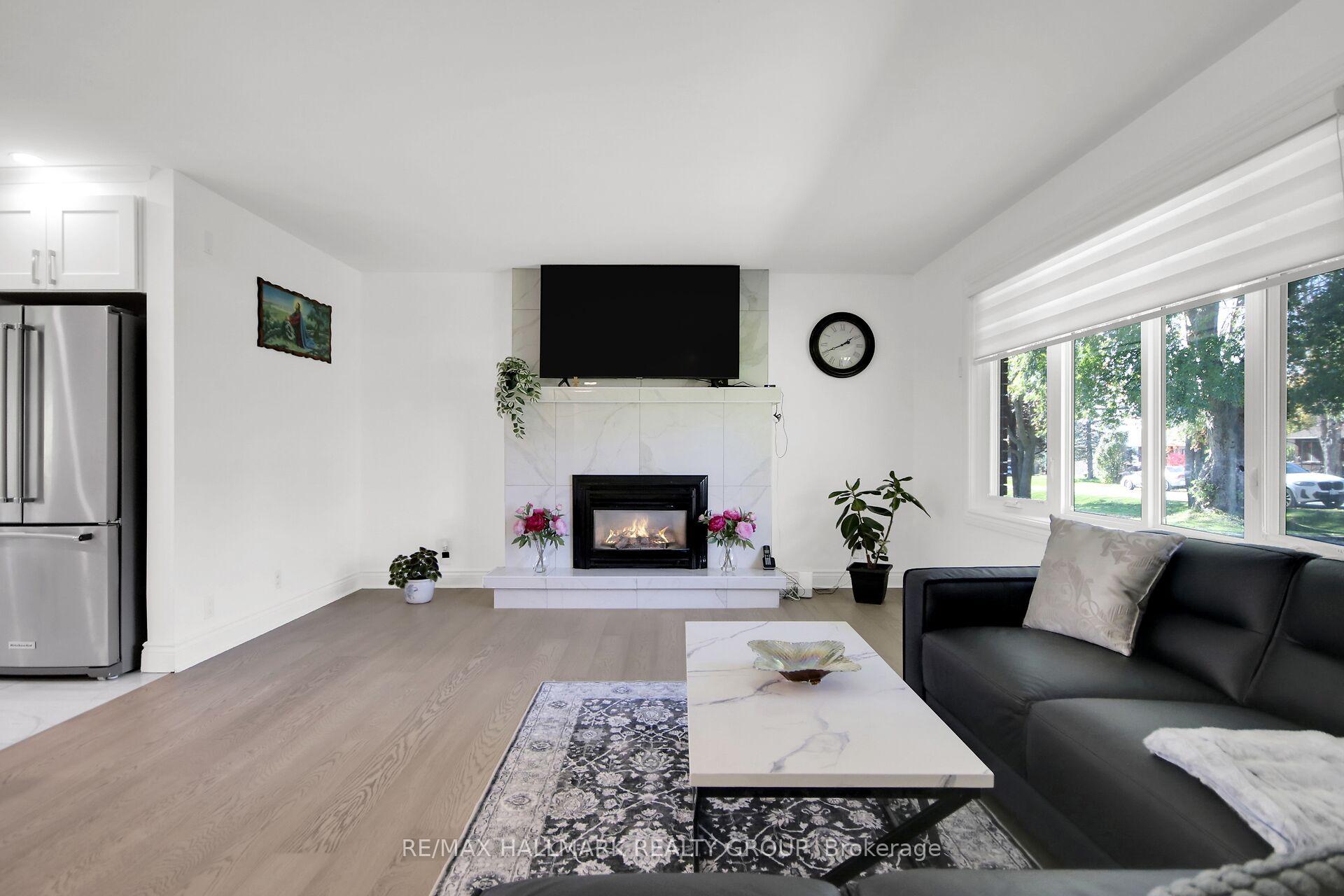 Photo 5 of 1190 Maple Avenue, Ottawa, Manotick Village & Manotick Estates — HOMEH