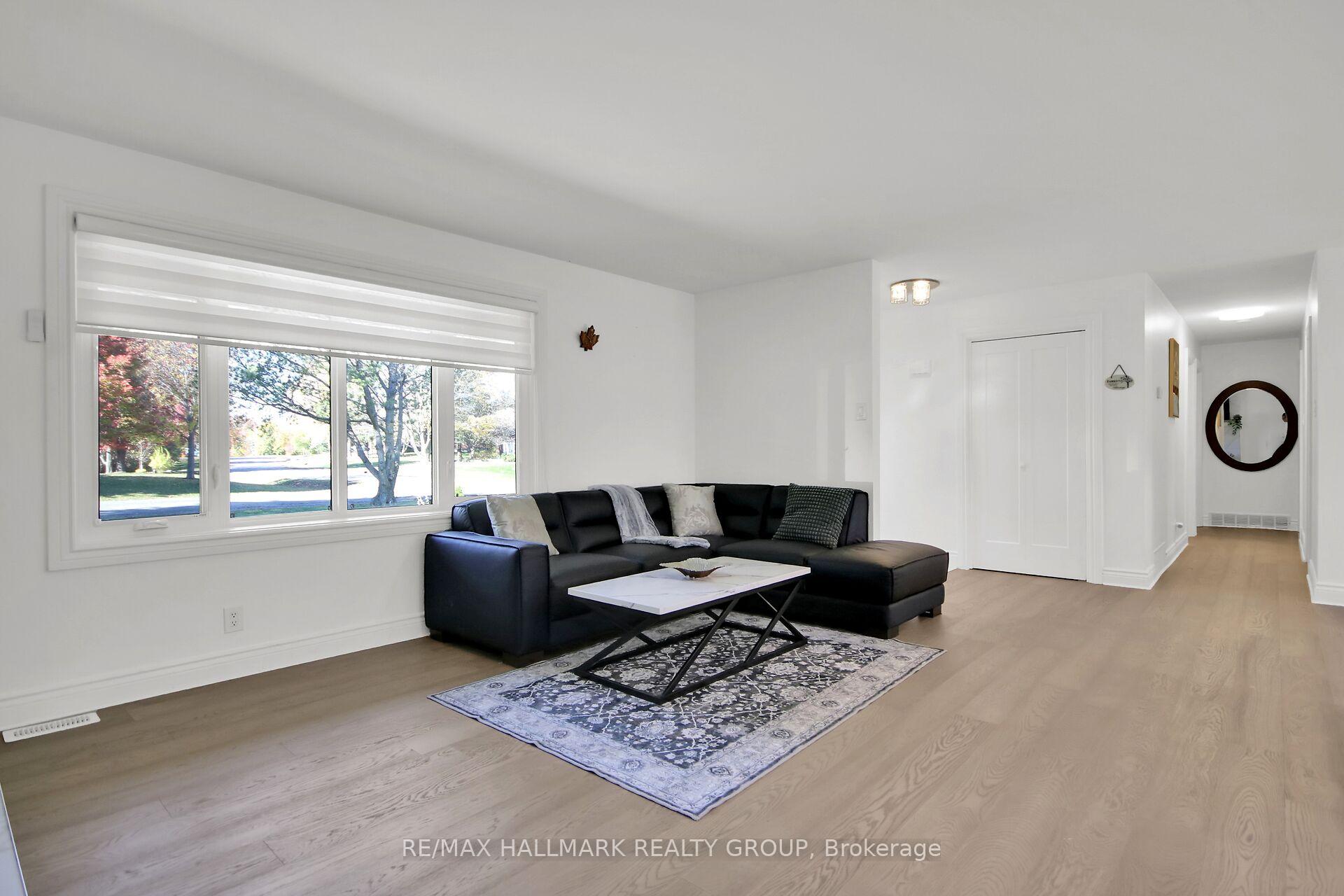 Photo 7 of 1190 Maple Avenue, Ottawa, Manotick Village & Manotick Estates — HOMEH