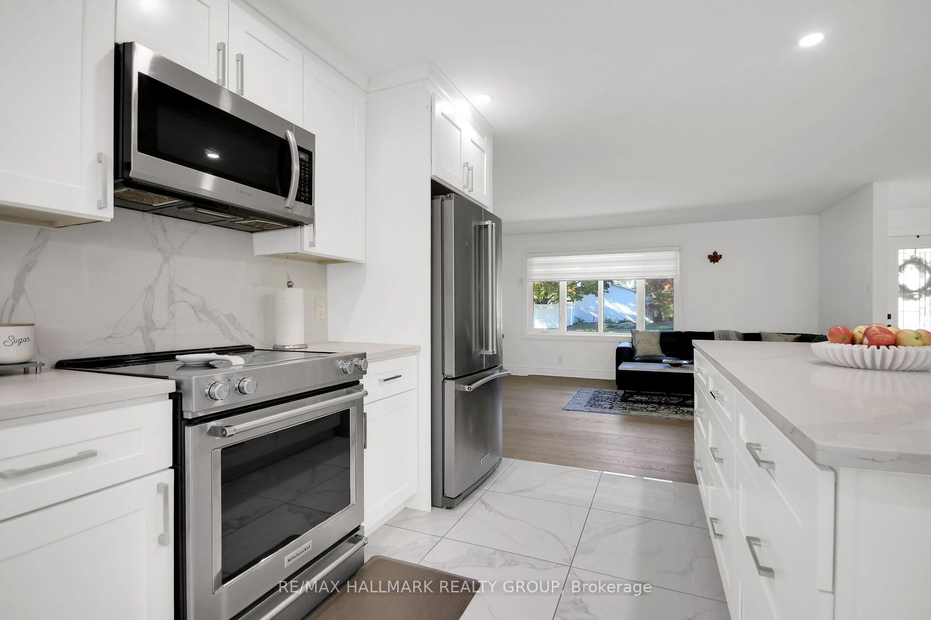 Photo 13 of 1190 Maple Avenue, Ottawa, Manotick Village & Manotick Estates — HOMEH