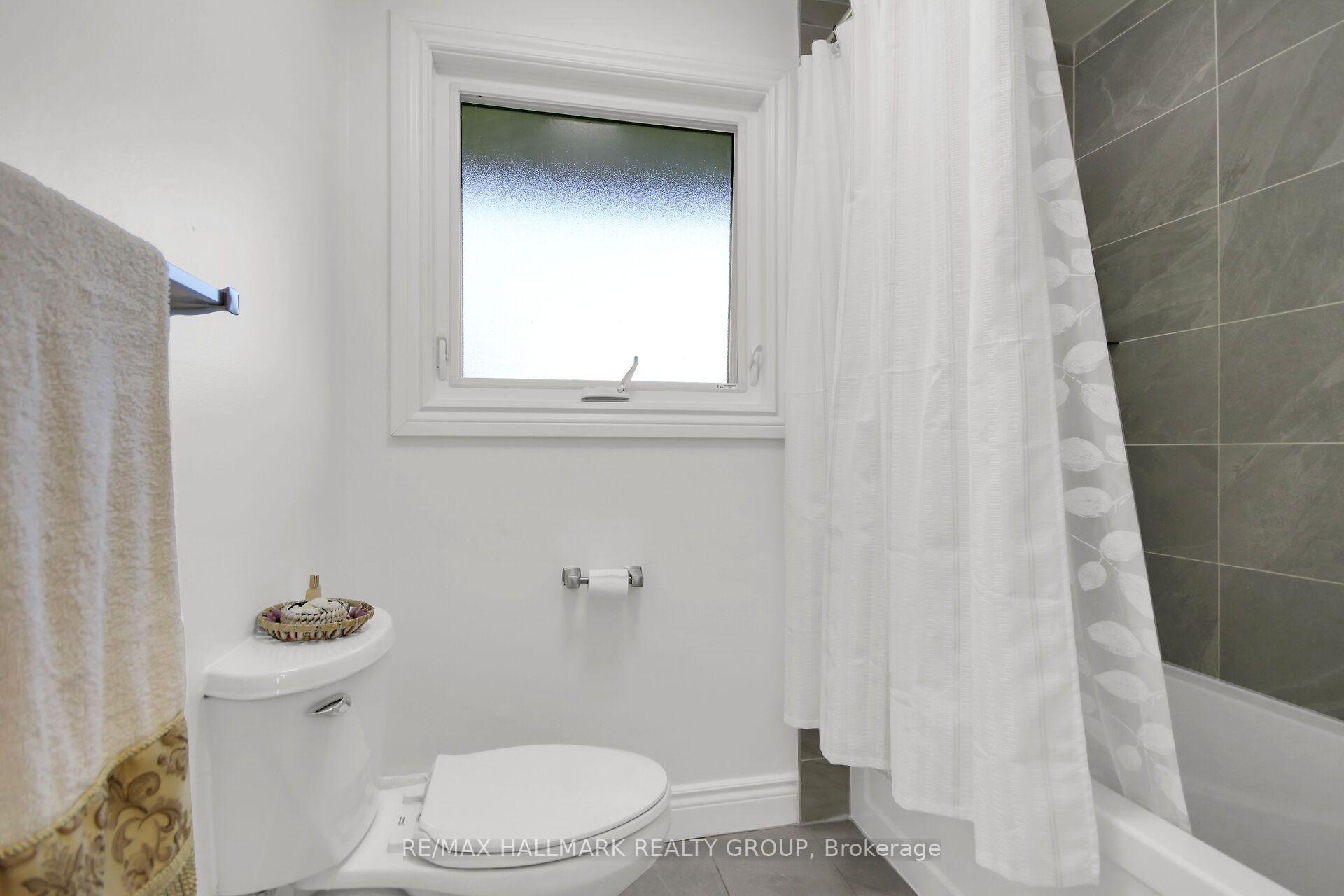 Photo 18 of 1190 Maple Avenue, Ottawa, Manotick Village & Manotick Estates — HOMEH