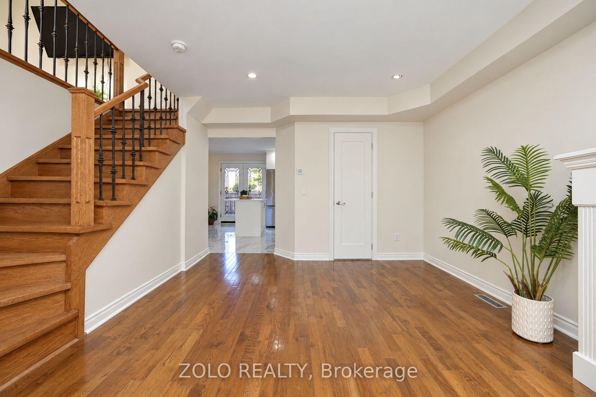 Photo 8 of 30 Morningdew Crescent, Brampton, Sandringham-Wellington — HOMEH