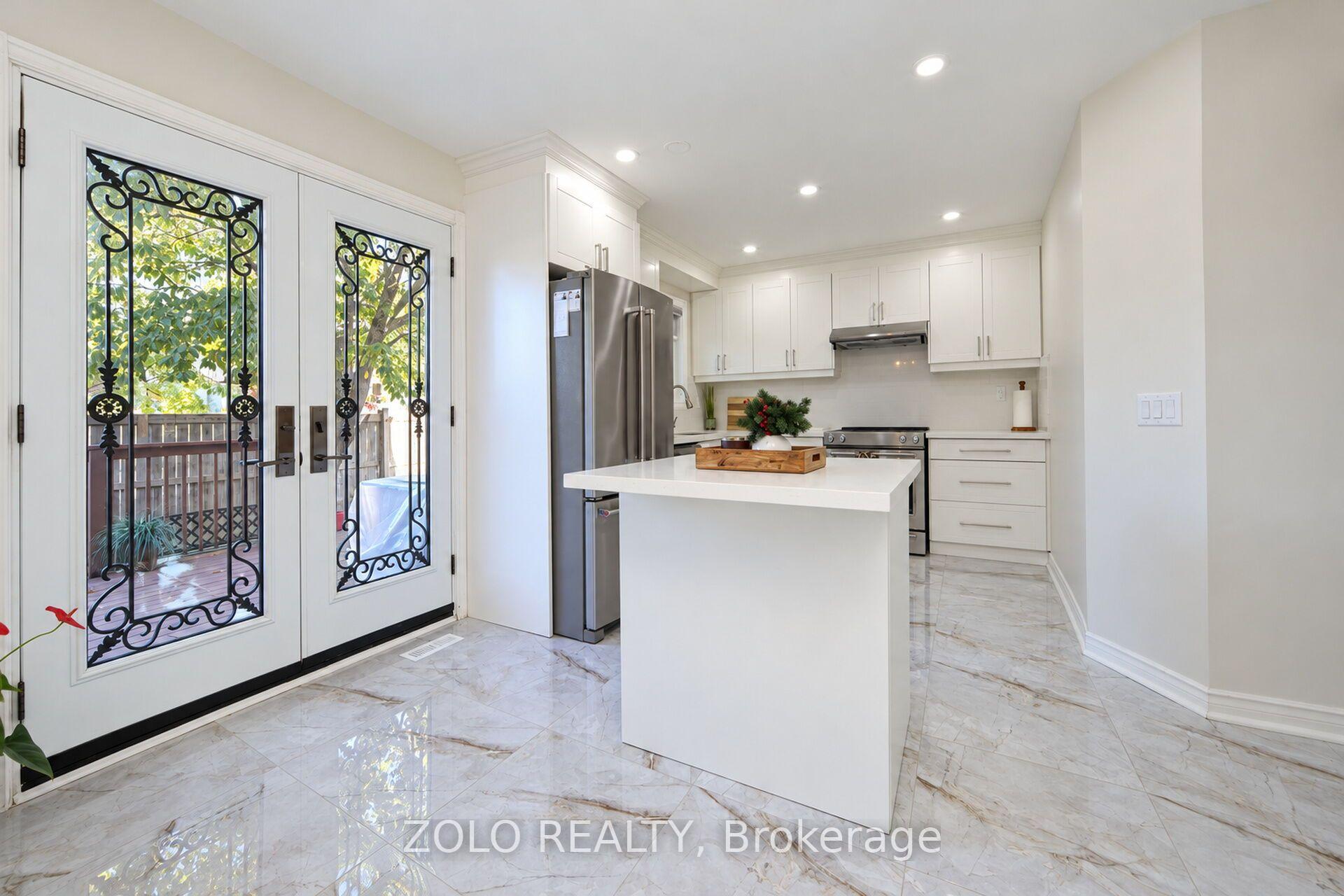 Photo 13 of 30 Morningdew Crescent, Brampton, Sandringham-Wellington — HOMEH