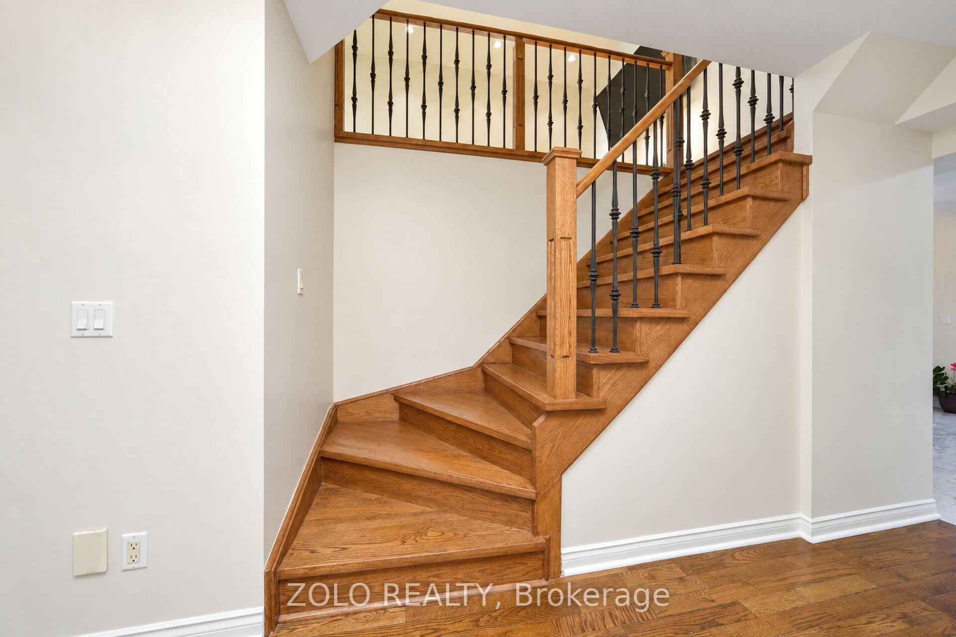 Photo 21 of 30 Morningdew Crescent, Brampton, Sandringham-Wellington — HOMEH