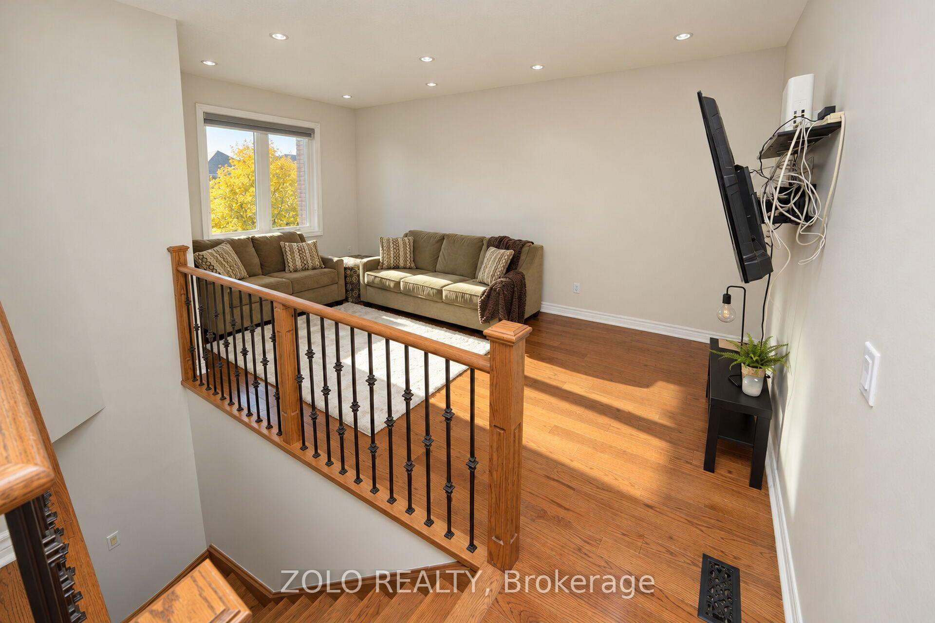 Photo 22 of 30 Morningdew Crescent, Brampton, Sandringham-Wellington — HOMEH