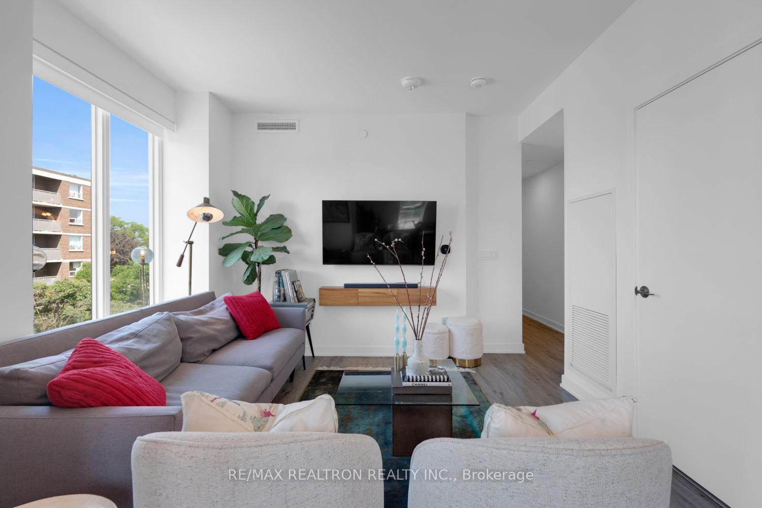Photo 7 of Unit 507, 1 Cardiff Road, Toronto, Mount Pleasant East — HOMEH