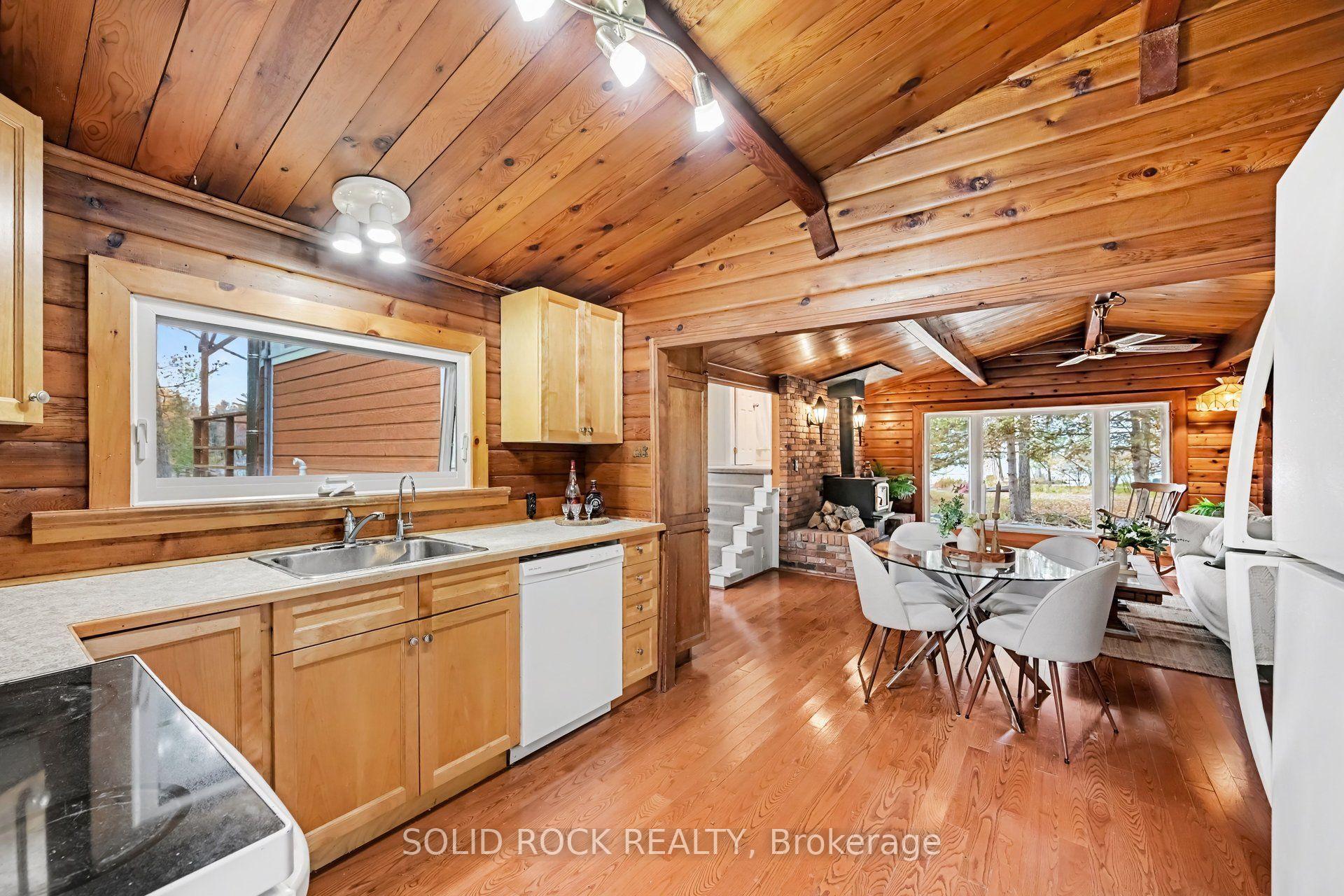 Photo 8 of 107 Lighthouse Lane, Ottawa, Fitzroy — HOMEH