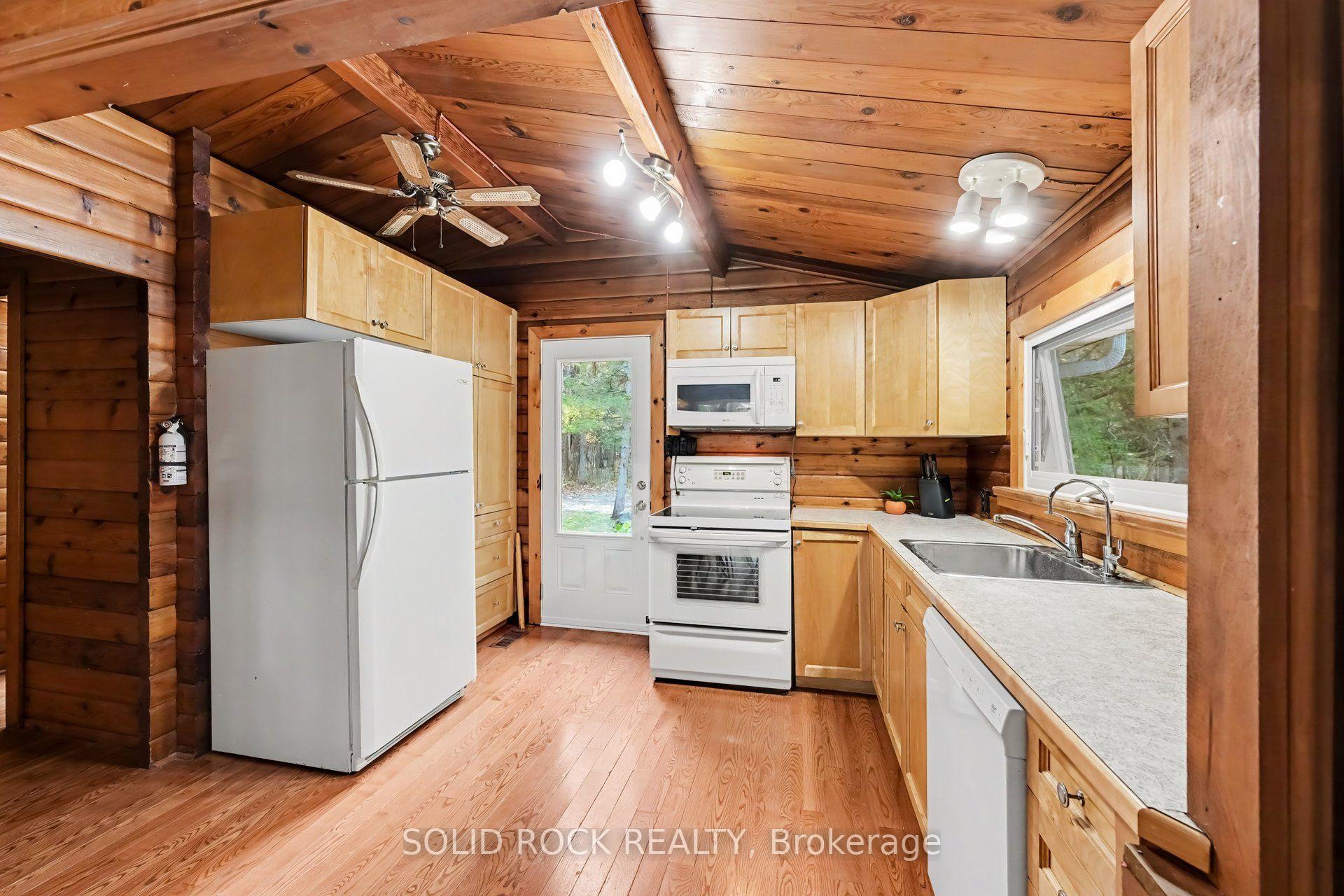 Photo 11 of 107 Lighthouse Lane, Ottawa, Fitzroy — HOMEH