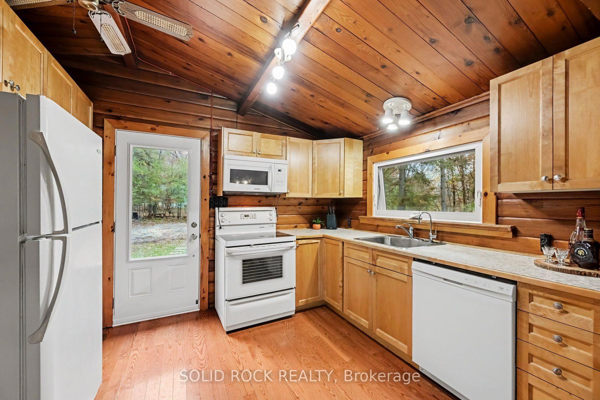 Photo 12 of 107 Lighthouse Lane, Ottawa, Fitzroy — HOMEH