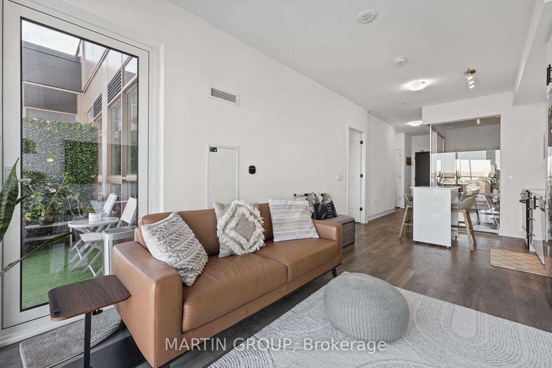 Photo 9 of Unit 812, 2343 Khalsa Gate, Oakville, Westmount — HOMEH
