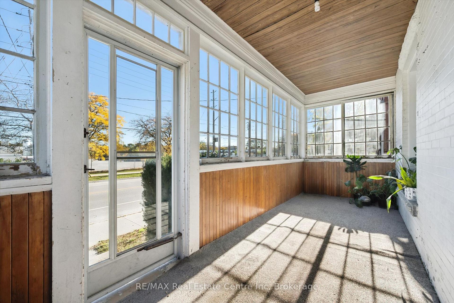 Photo 5 of 172 York Road, Guelph, St. Patrick's Ward — HOMEH
