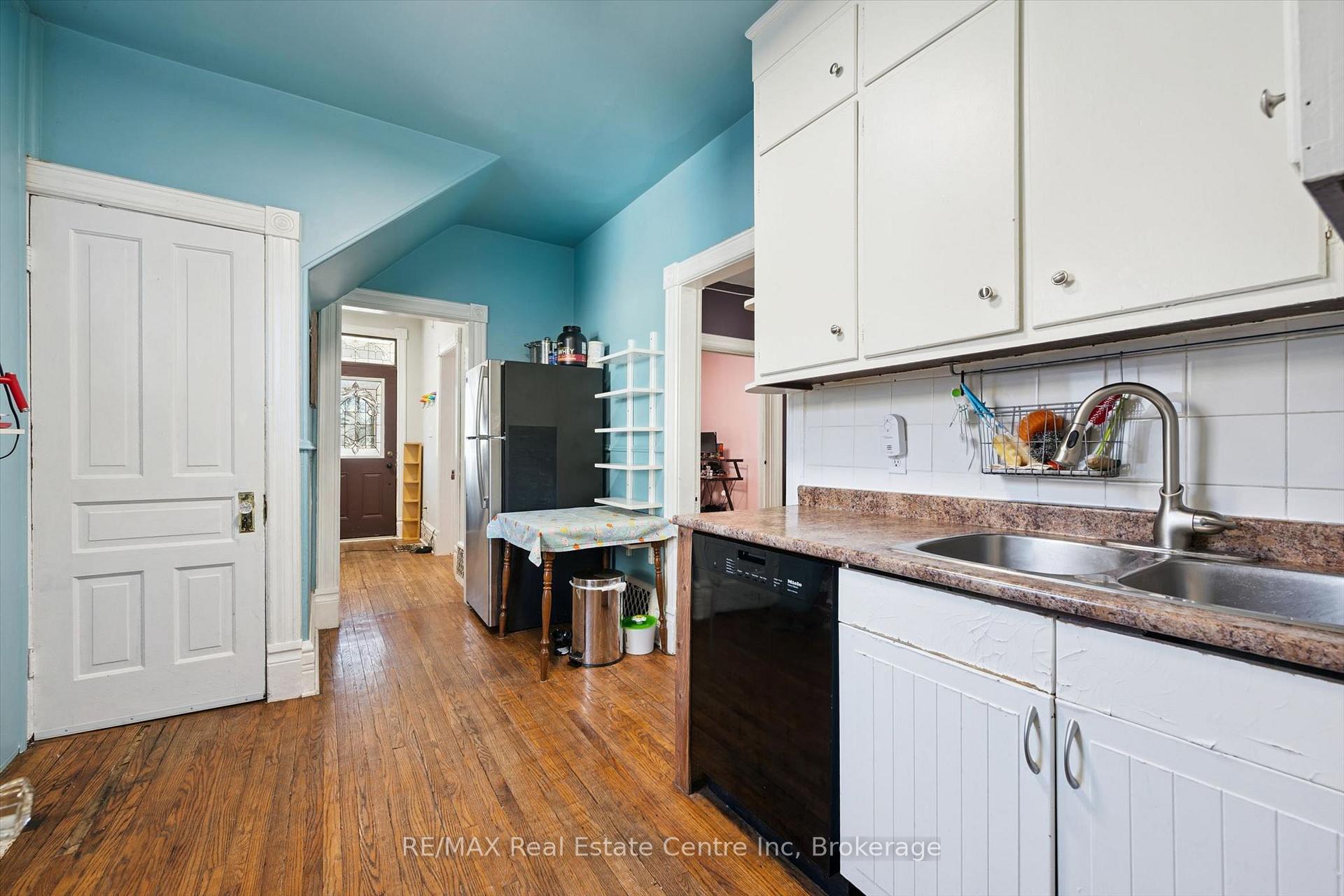 Photo 17 of 172 York Road, Guelph, St. Patrick's Ward — HOMEH