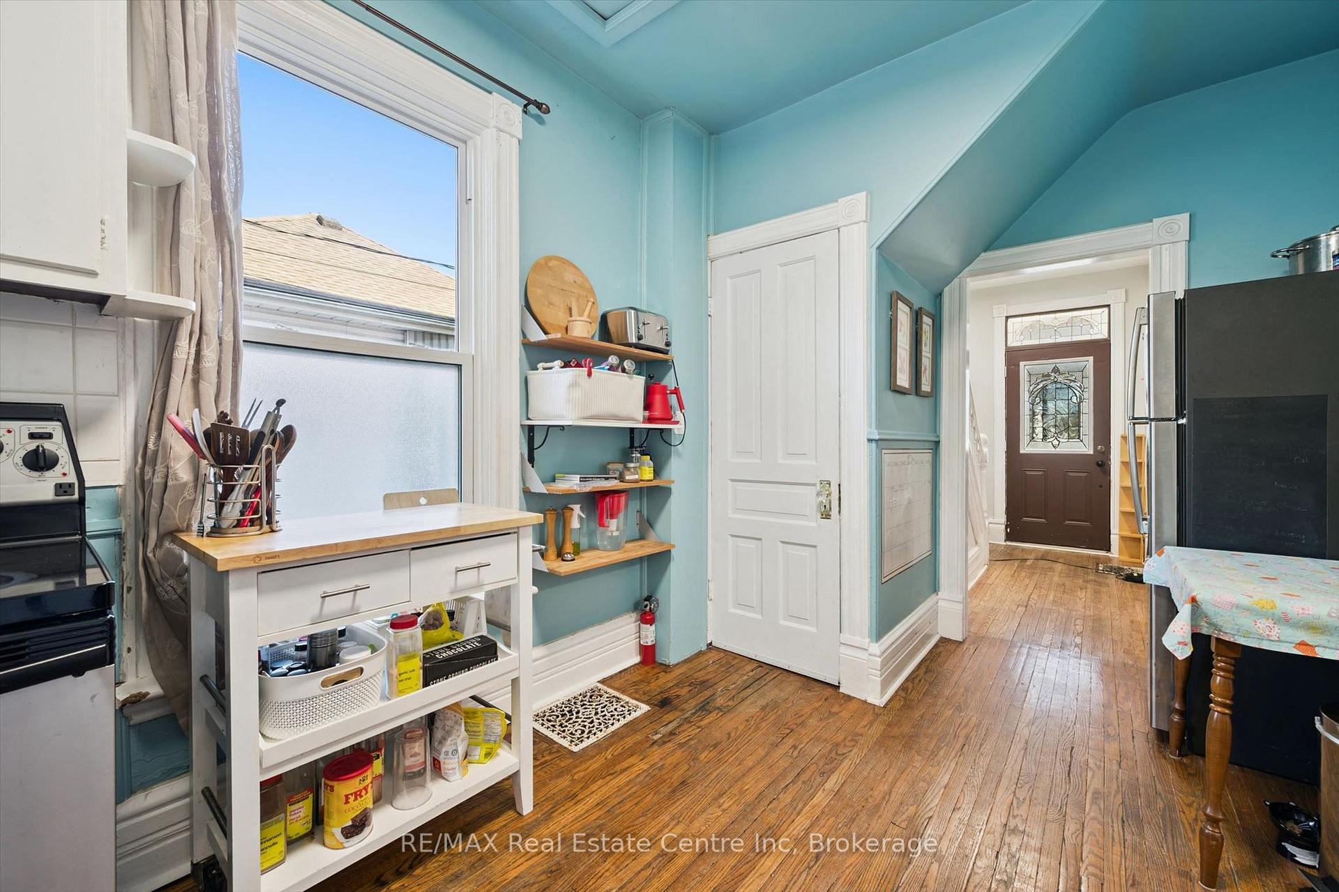 Photo 18 of 172 York Road, Guelph, St. Patrick's Ward — HOMEH