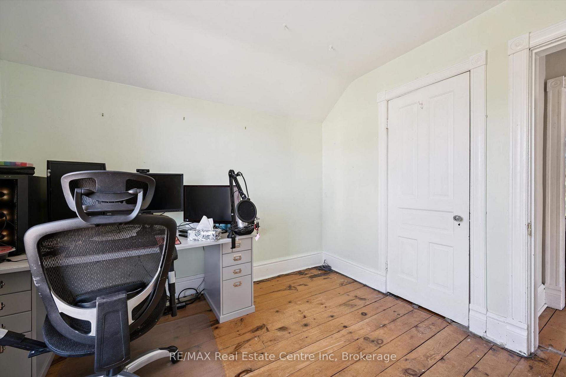 Photo 21 of 172 York Road, Guelph, St. Patrick's Ward — HOMEH