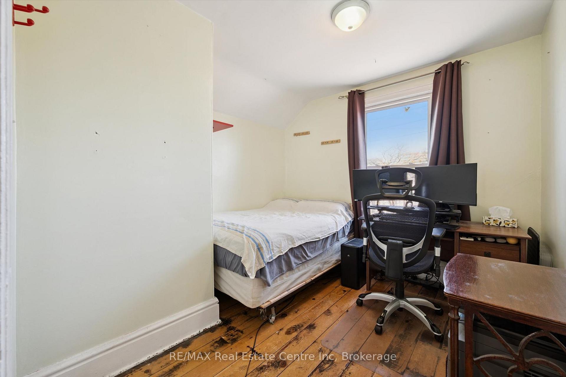 Photo 22 of 172 York Road, Guelph, St. Patrick's Ward — HOMEH