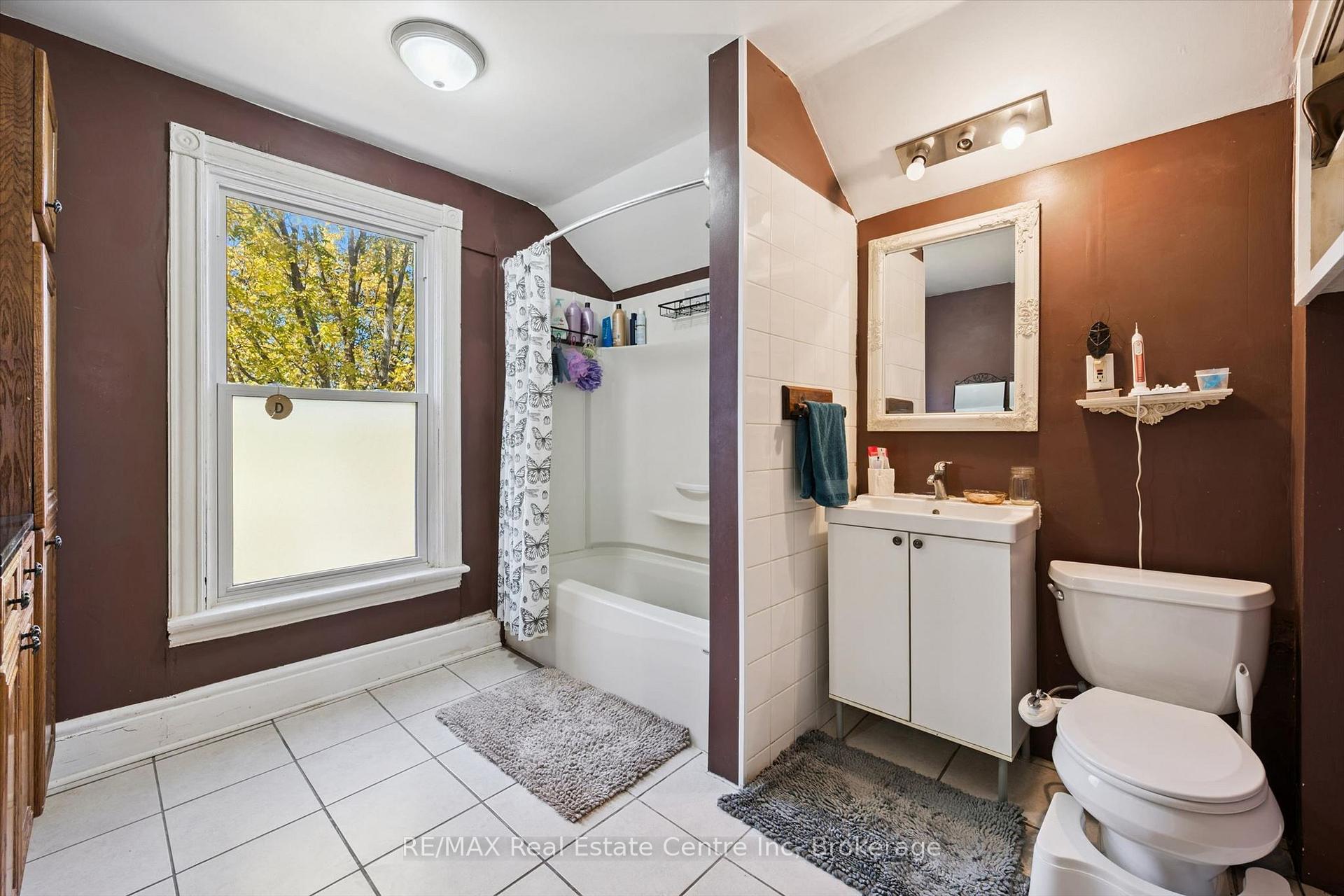 Photo 27 of 172 York Road, Guelph, St. Patrick's Ward — HOMEH
