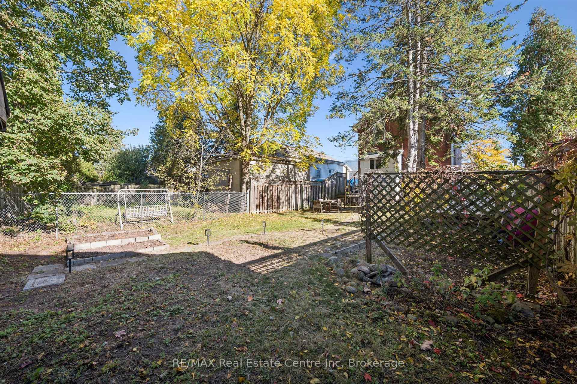 Photo 32 of 172 York Road, Guelph, St. Patrick's Ward — HOMEH