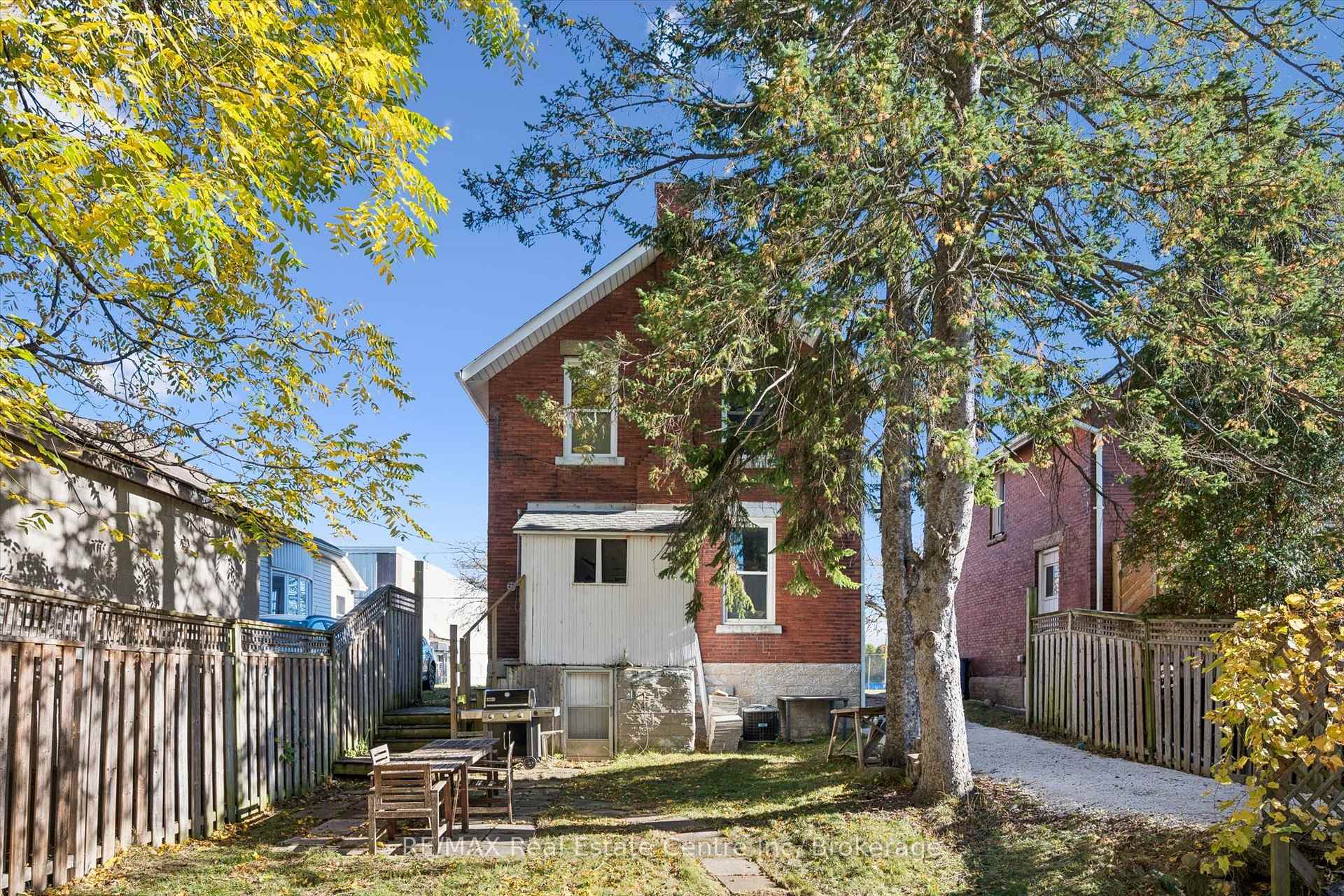 Photo 36 of 172 York Road, Guelph, St. Patrick's Ward — HOMEH