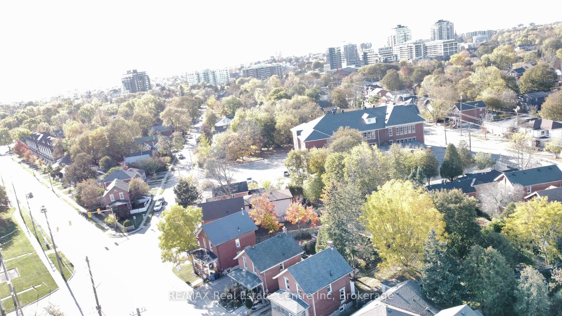 Photo 39 of 172 York Road, Guelph, St. Patrick's Ward — HOMEH