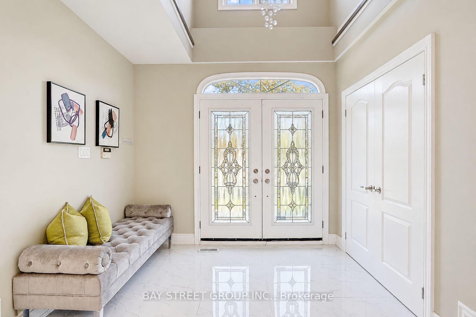 Photo 3 of 411 Weldrick Road E, Richmond Hill, Bayview Hill — HOMEH