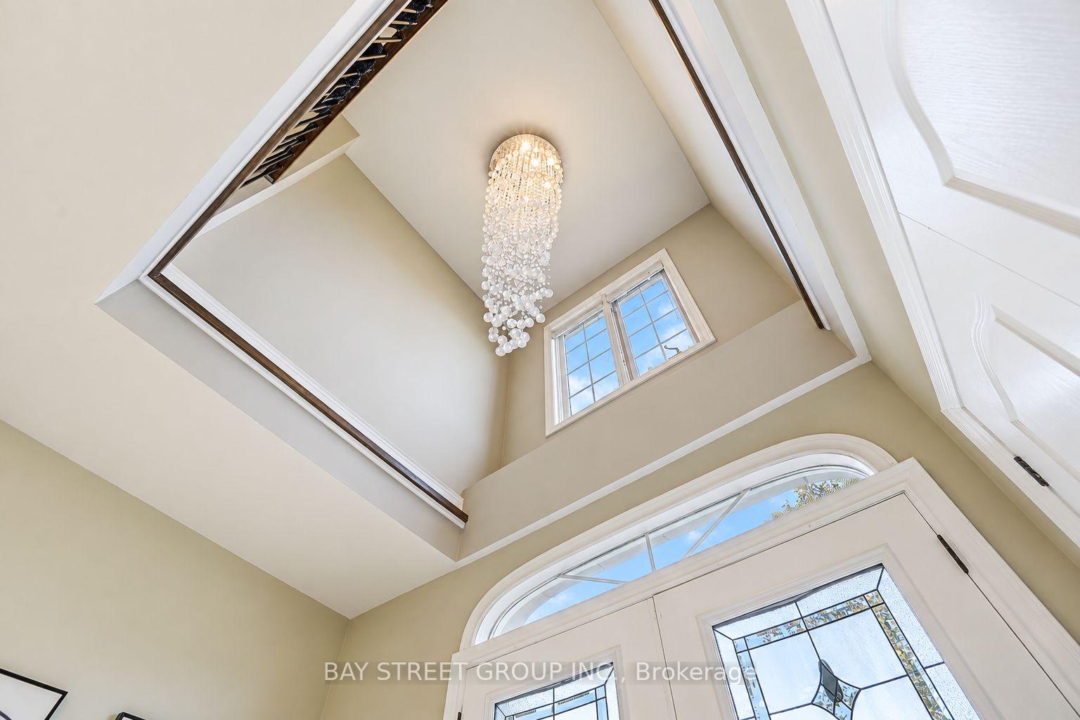 Photo 4 of 411 Weldrick Road E, Richmond Hill, Bayview Hill — HOMEH