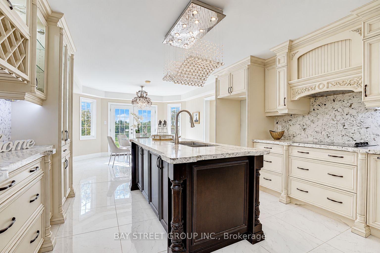 Photo 13 of 411 Weldrick Road E, Richmond Hill, Bayview Hill — HOMEH