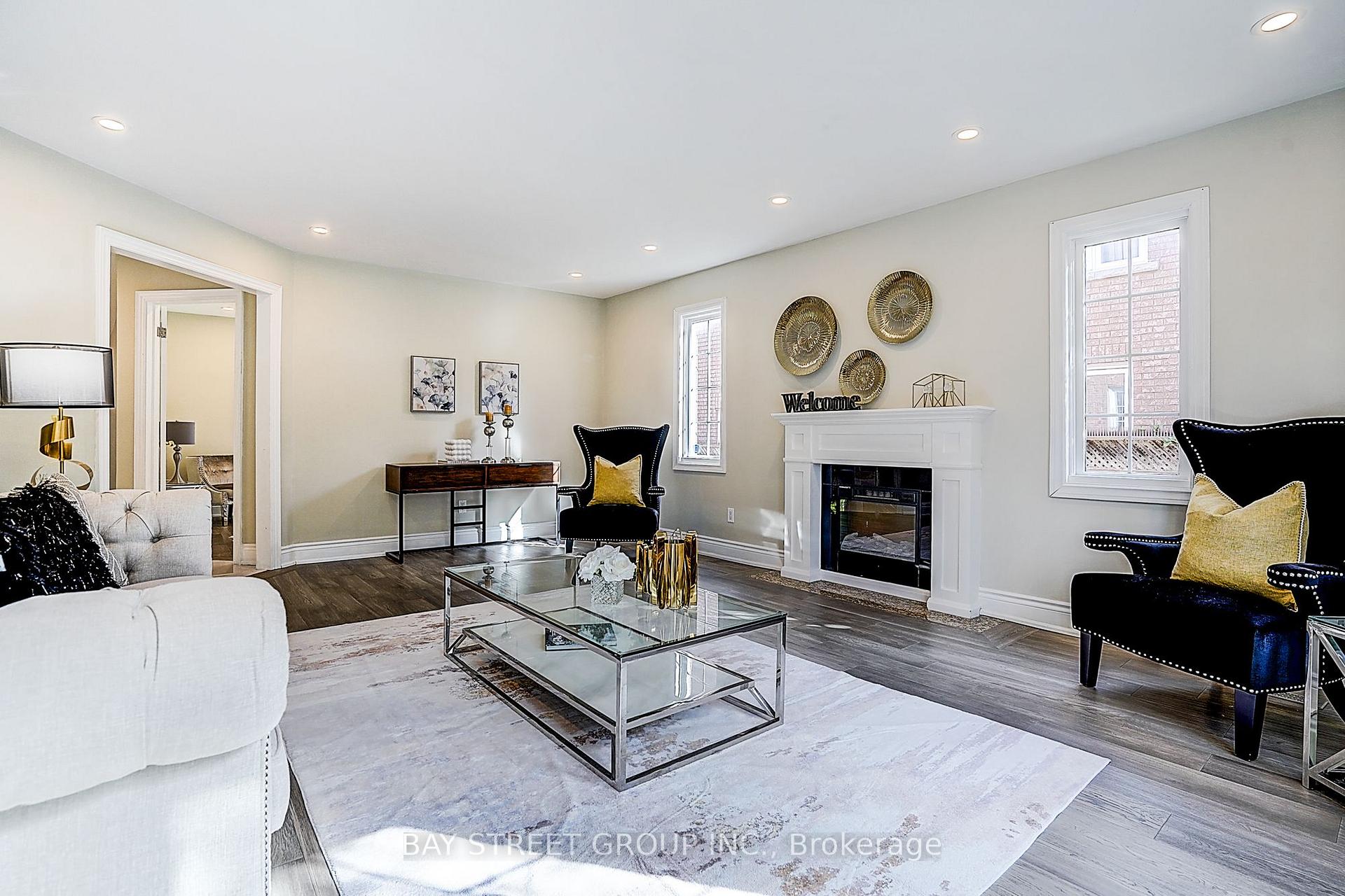 Photo 17 of 411 Weldrick Road E, Richmond Hill, Bayview Hill — HOMEH