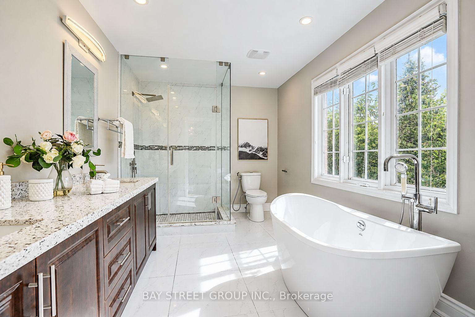 Photo 24 of 411 Weldrick Road E, Richmond Hill, Bayview Hill — HOMEH