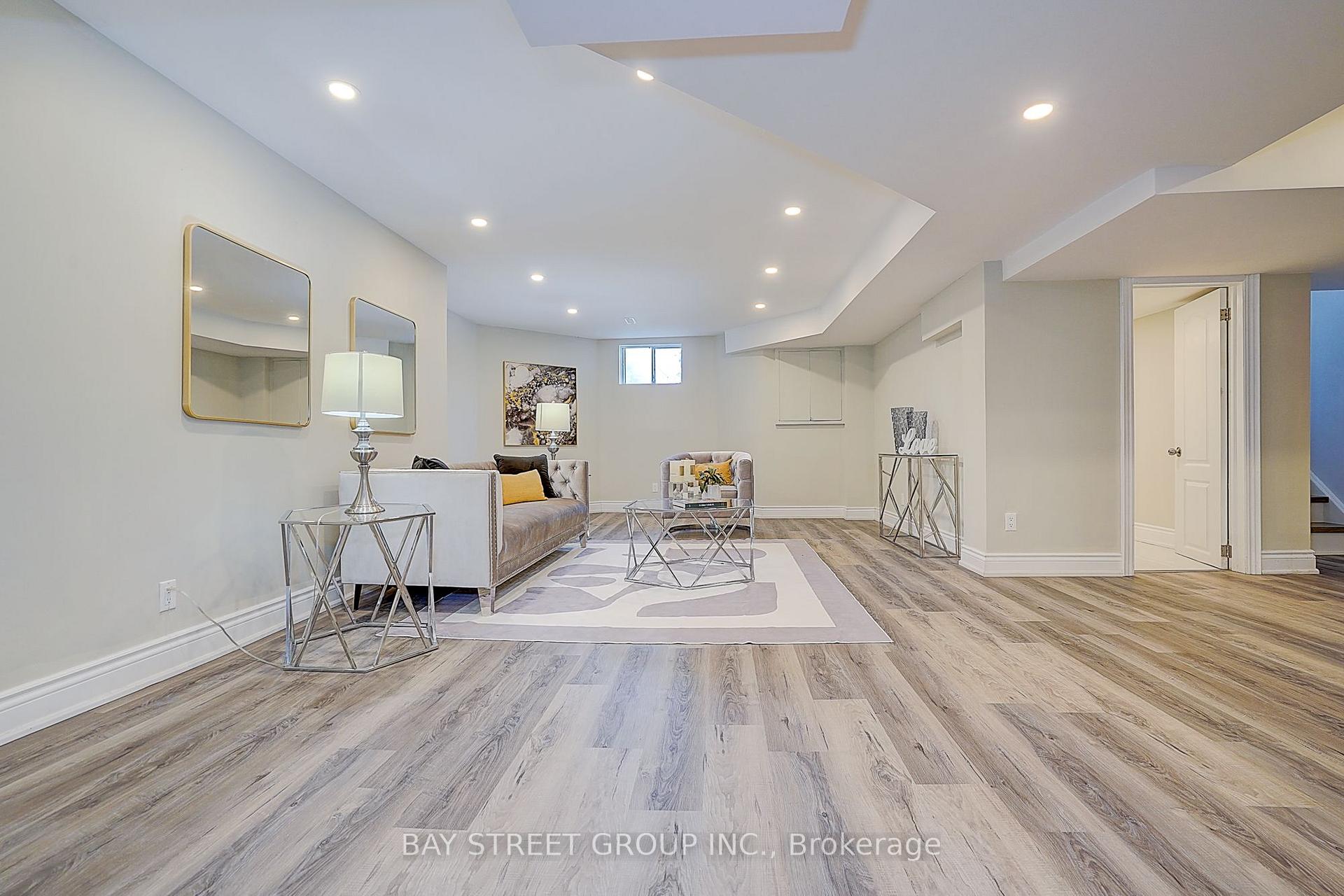 Photo 34 of 411 Weldrick Road E, Richmond Hill, Bayview Hill — HOMEH