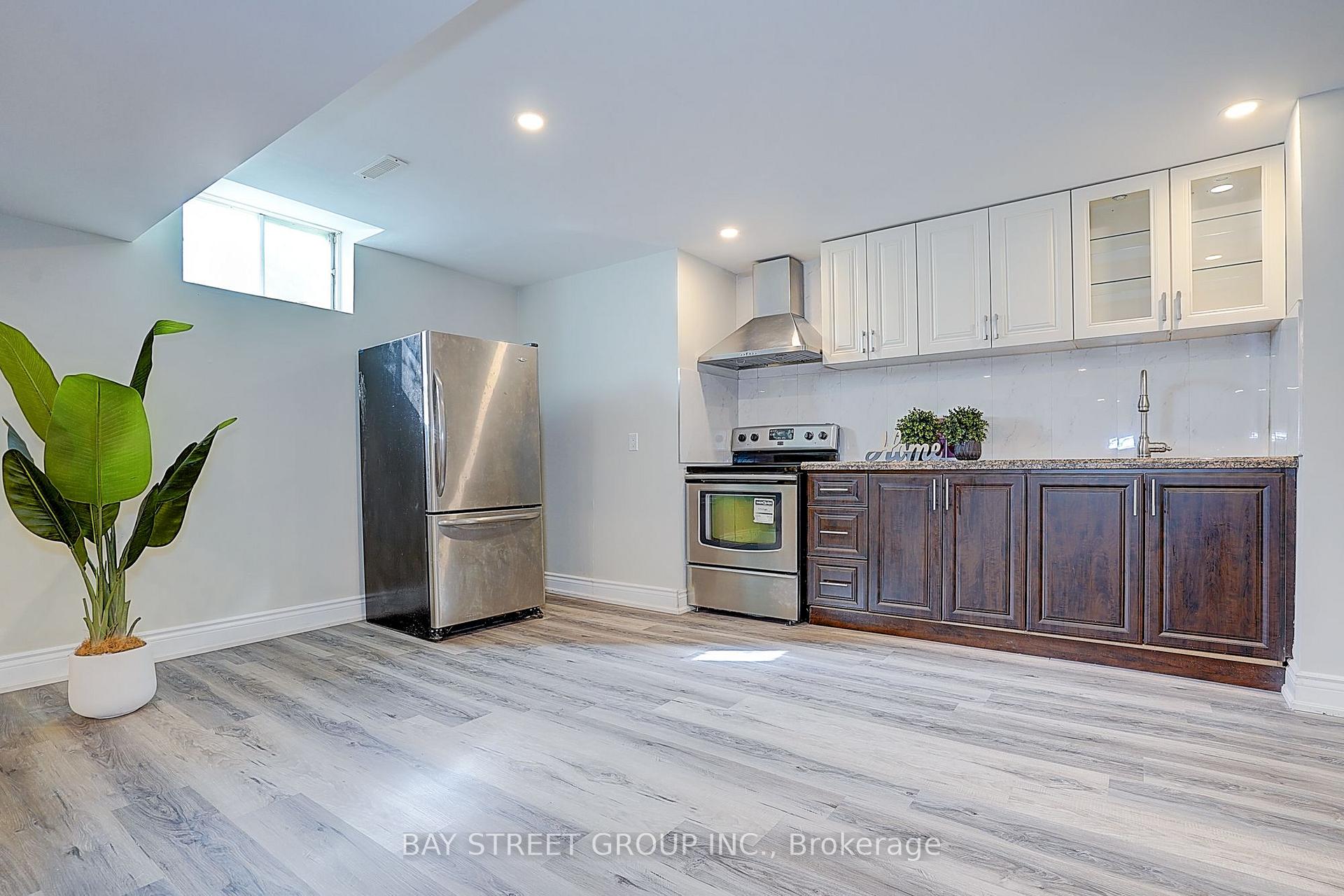 Photo 37 of 411 Weldrick Road E, Richmond Hill, Bayview Hill — HOMEH