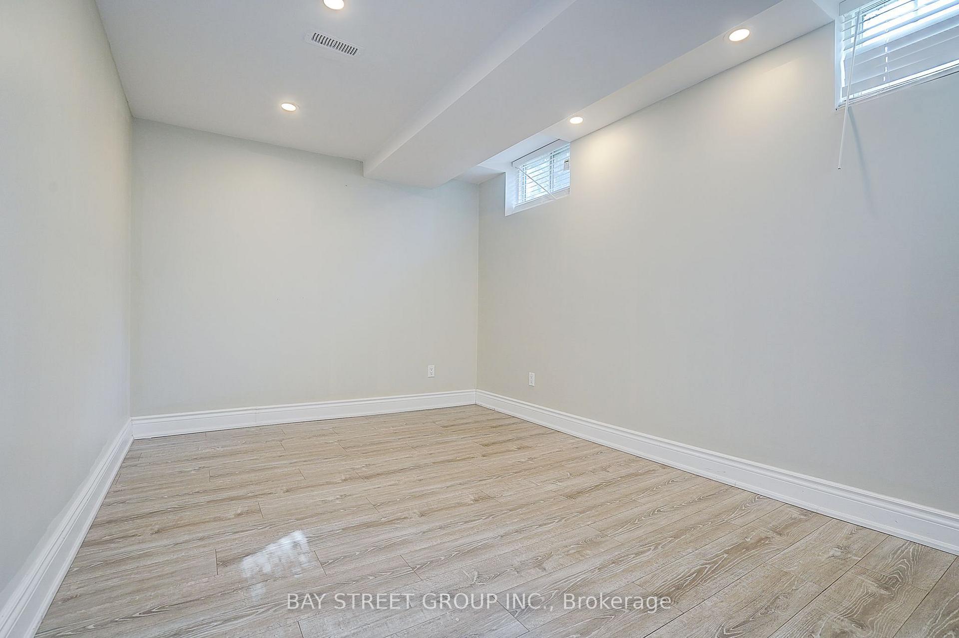 Photo 38 of 411 Weldrick Road E, Richmond Hill, Bayview Hill — HOMEH
