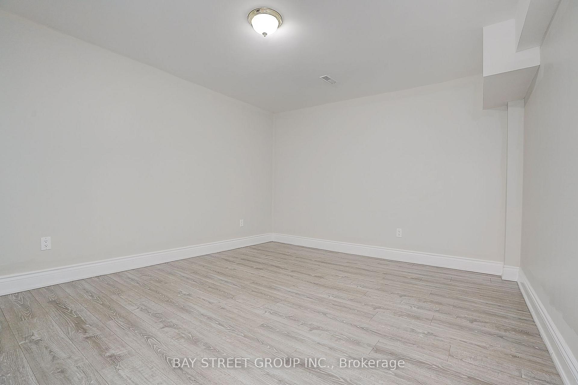 Photo 40 of 411 Weldrick Road E, Richmond Hill, Bayview Hill — HOMEH