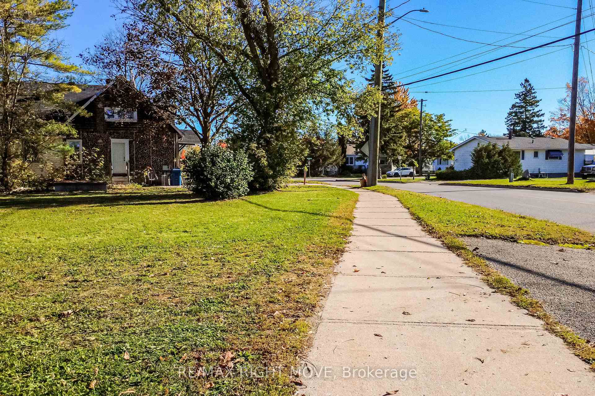Photo 3 of 00110 James Street E, Orillia — HOMEH