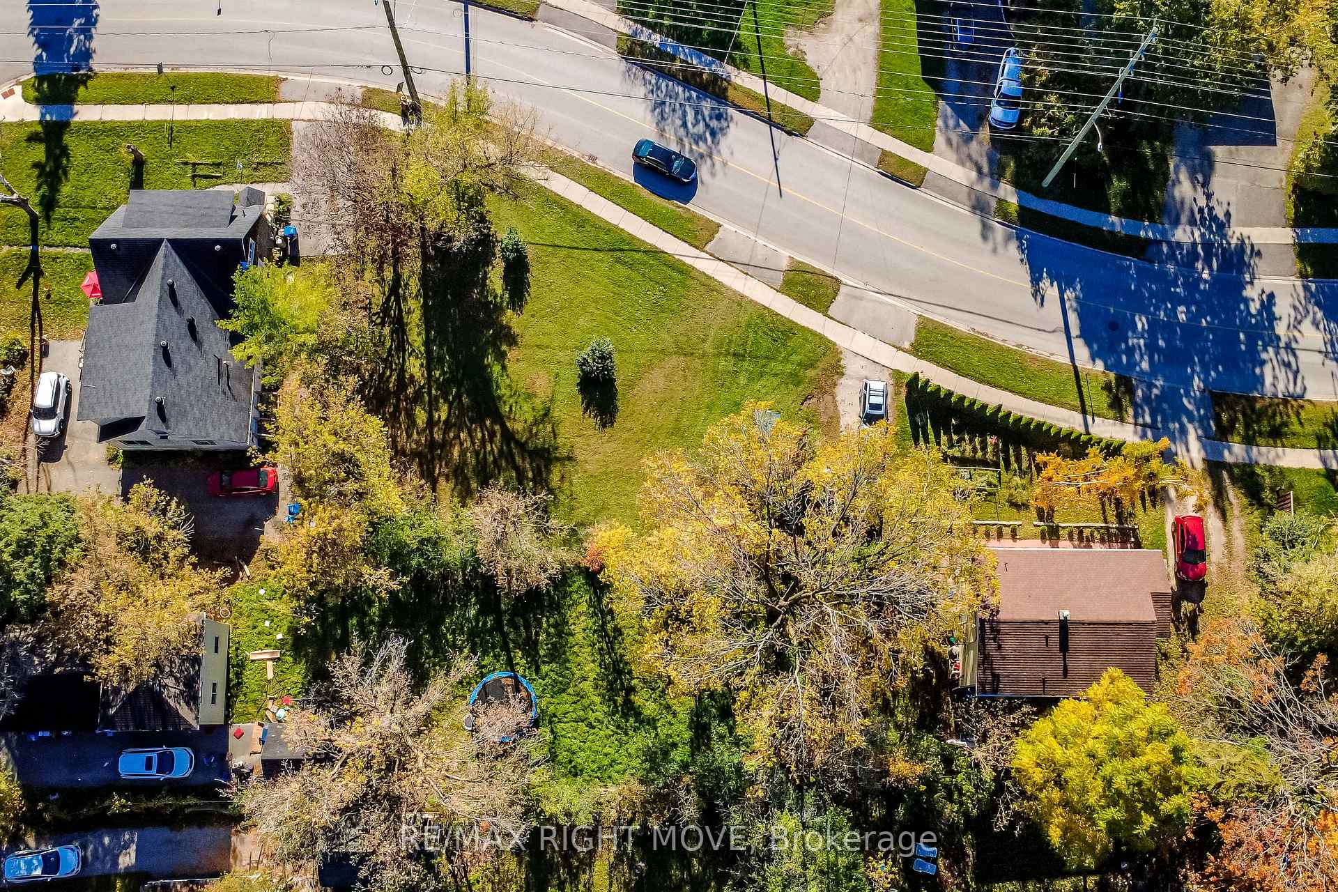 Photo 10 of 00110 James Street E, Orillia — HOMEH