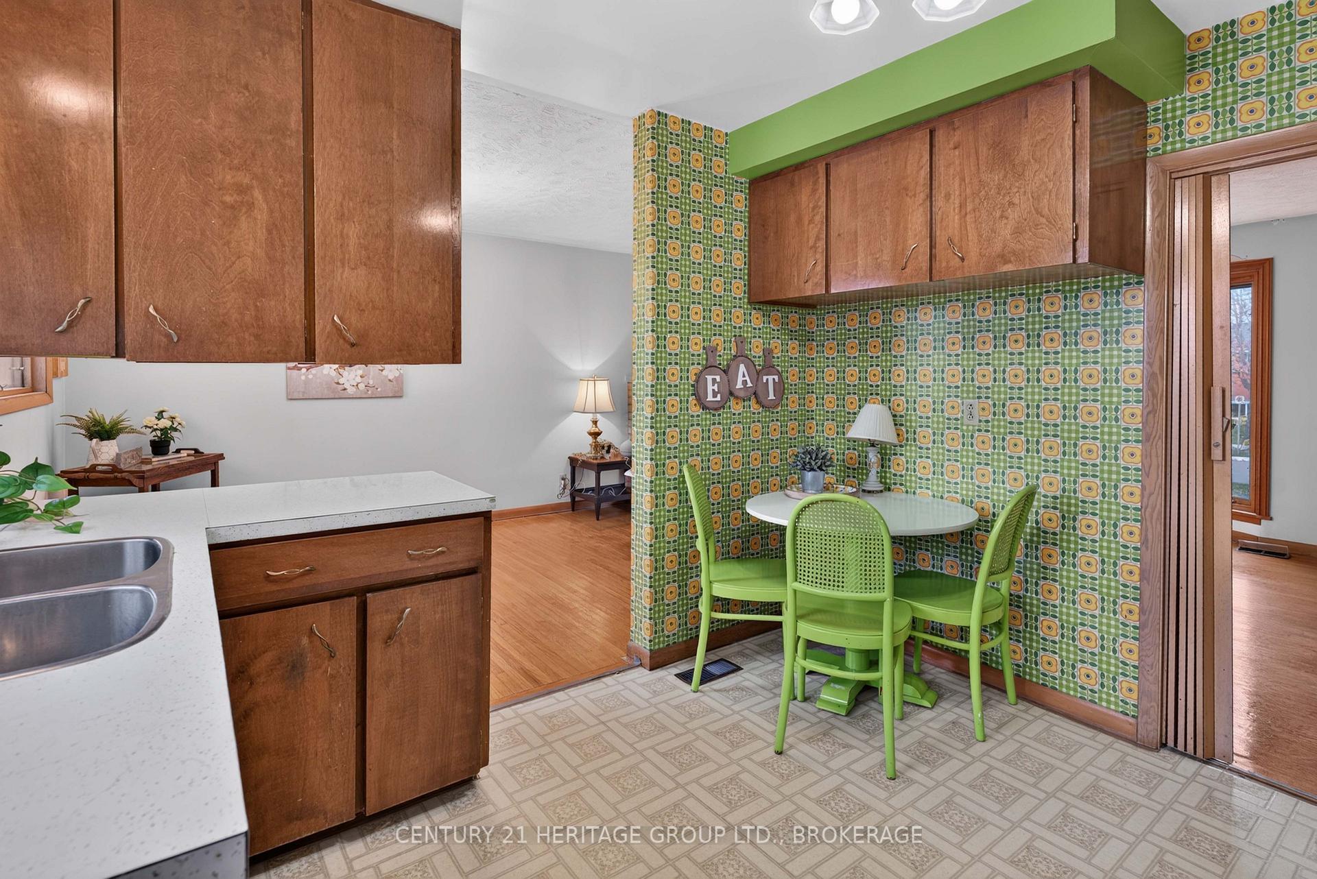 Photo 15 of 306 Norman Rogers Drive, Kingston, Central City West — HOMEH