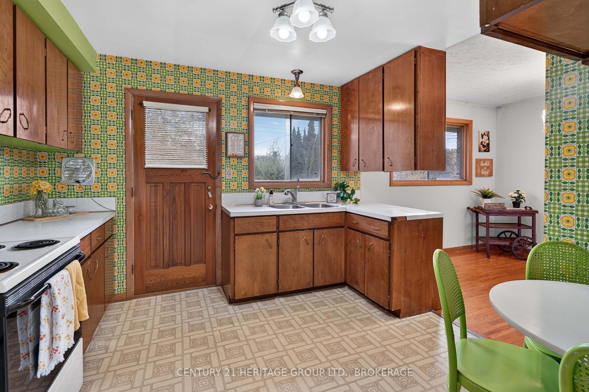 Photo 16 of 306 Norman Rogers Drive, Kingston, Central City West — HOMEH