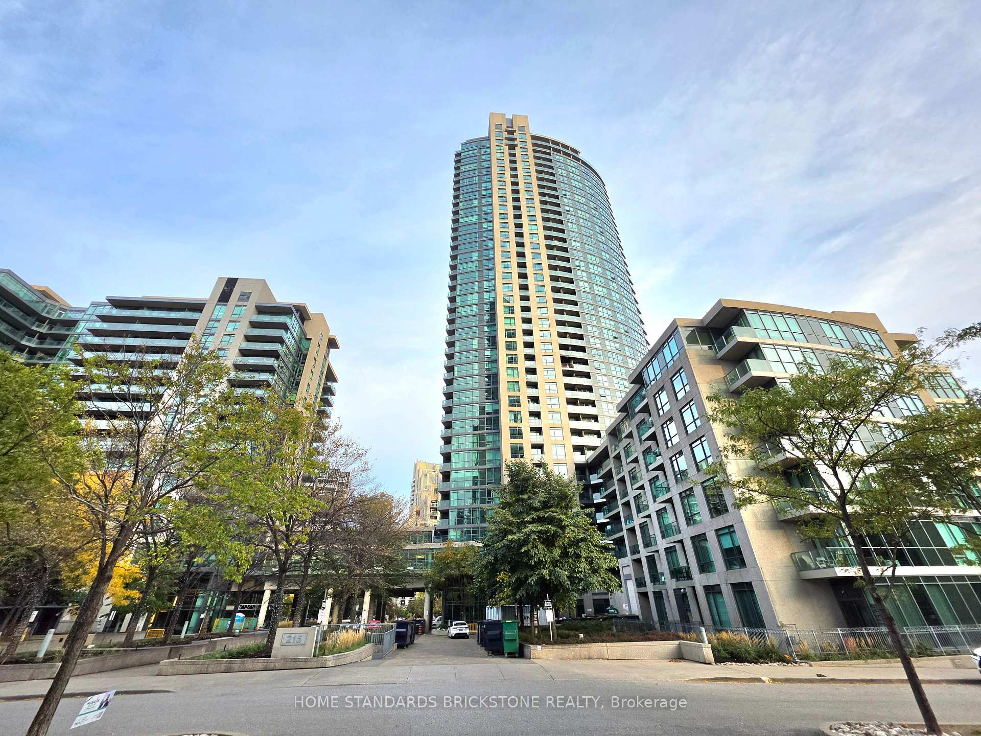 Photo of Unit 2708, 215 Fort York Boulevard