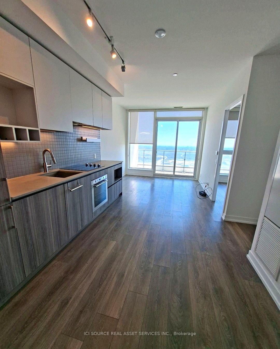 Front of Unit 5207, 5 Buttermill Avenue