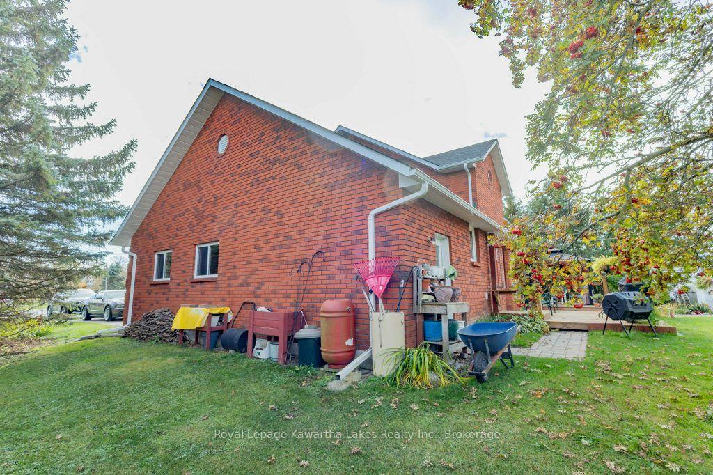 Photo 5 of 35 Grant Drive, Kawartha Lakes, Oakwood — HOMEH